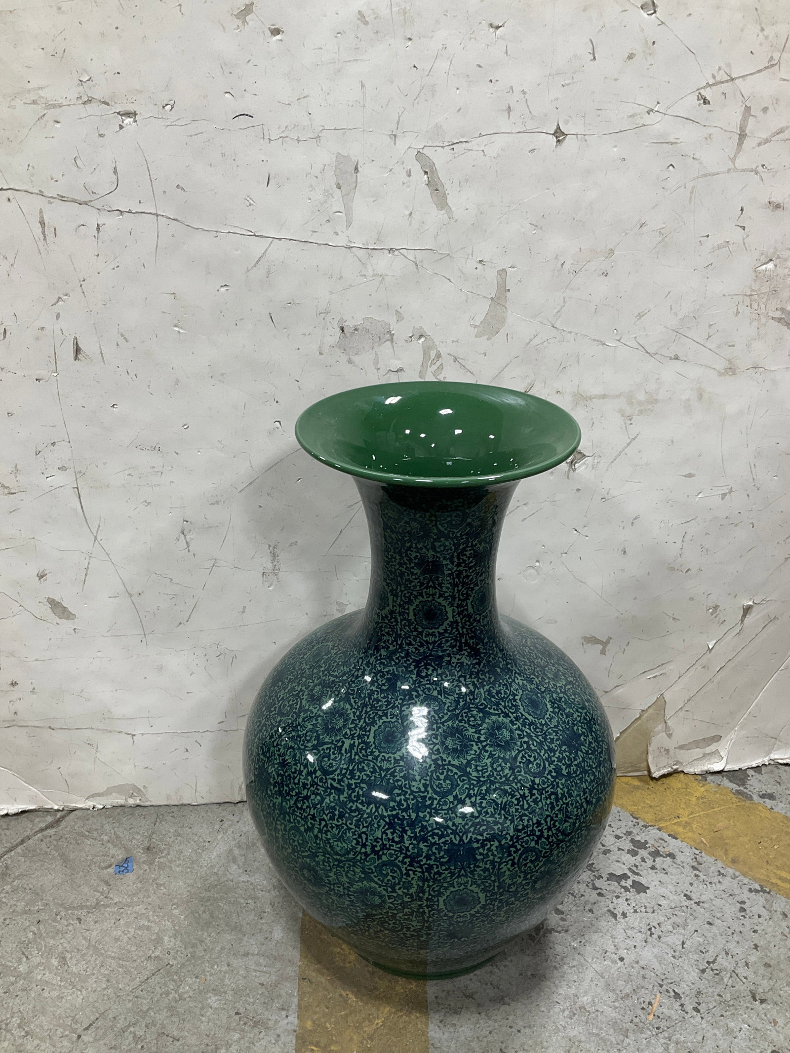Green glaze ceramikc vase(22in tall): Green glaze ceramikc vase(22in tall)