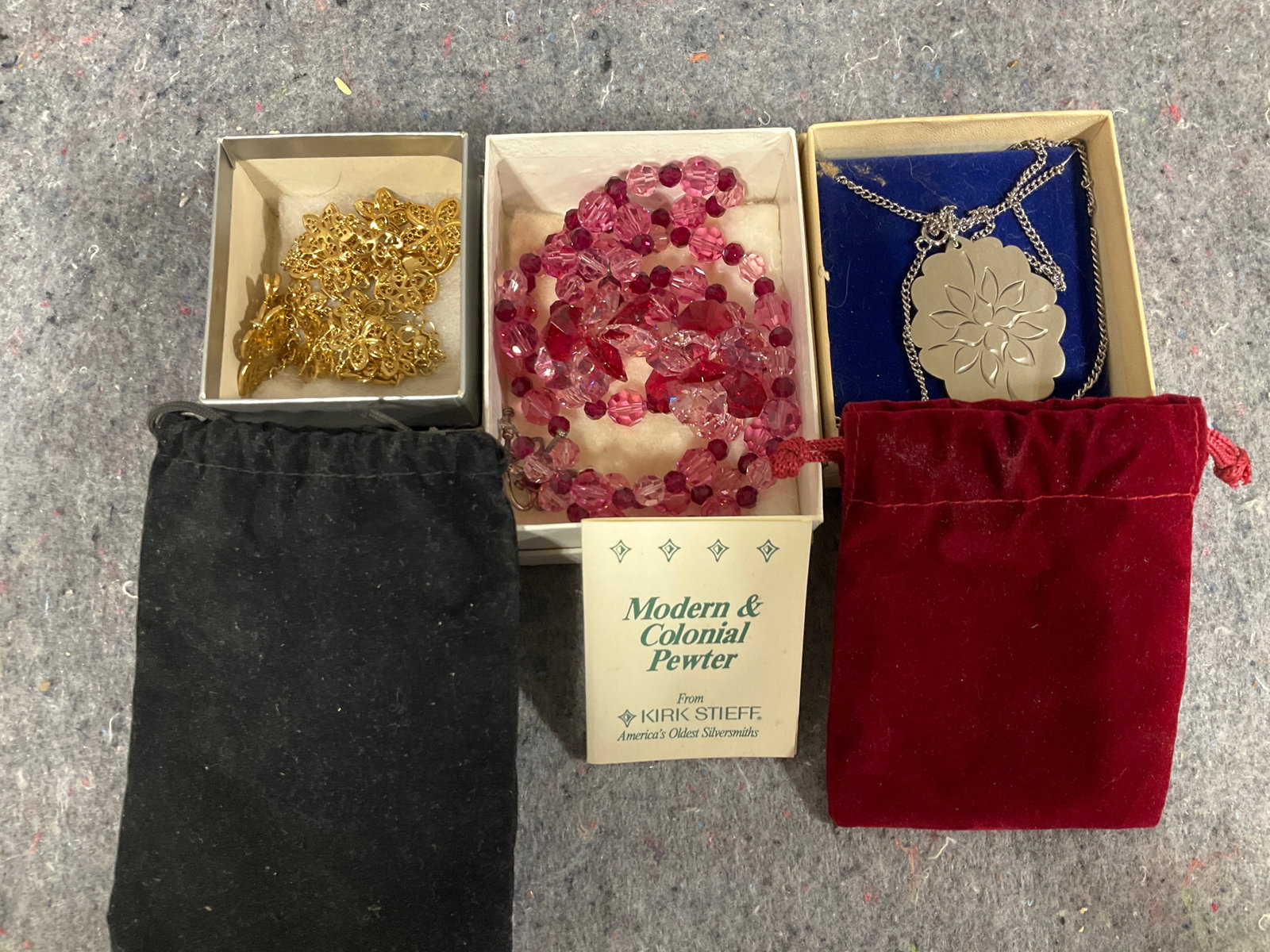 Vintage jewelry: Vintage jewelry