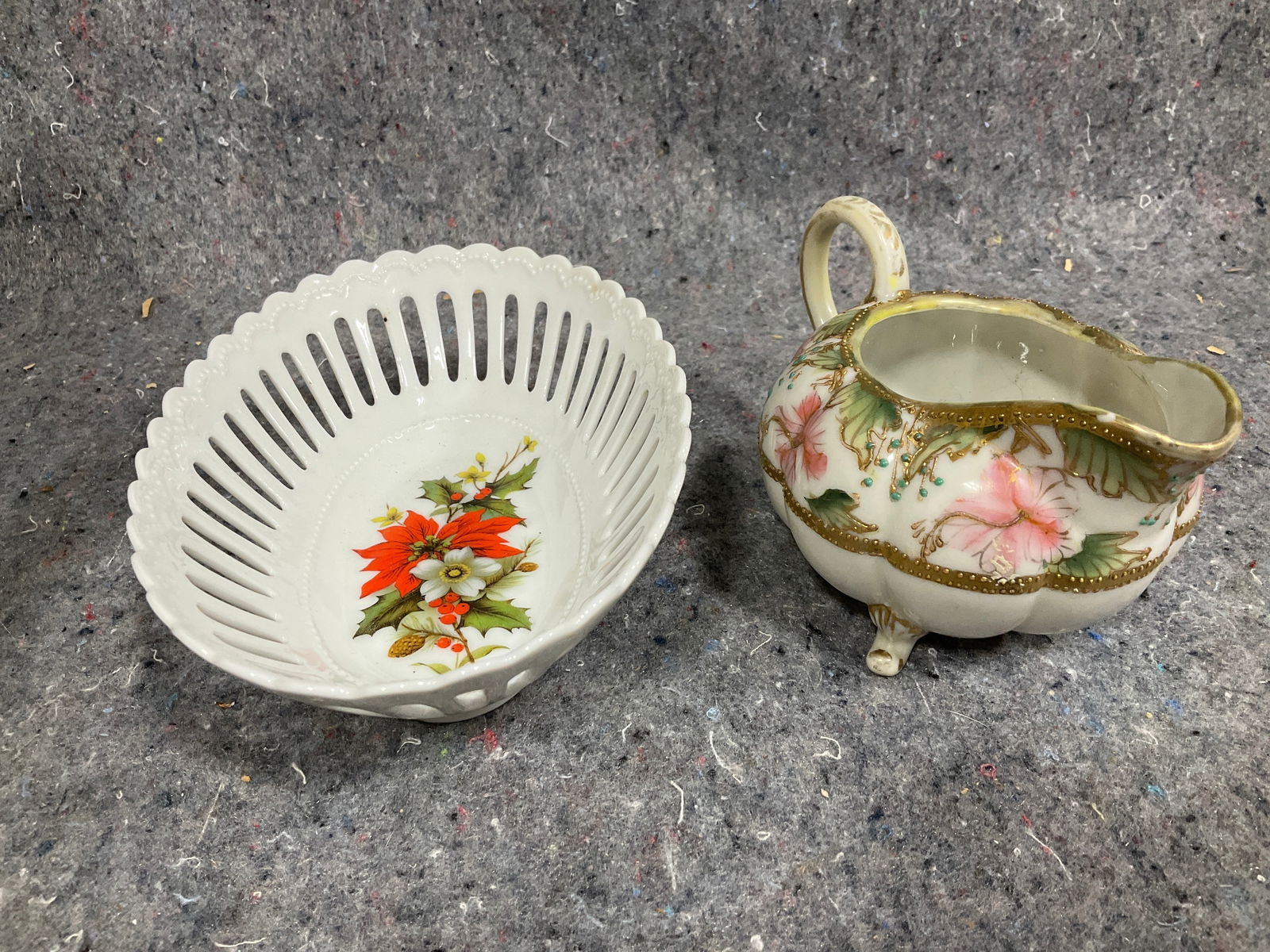 Thomas Kinkade pitcher (3in tall) and ceramic bowl: Thomas Kinkade pitcher (3in tall) and ceramic bowl