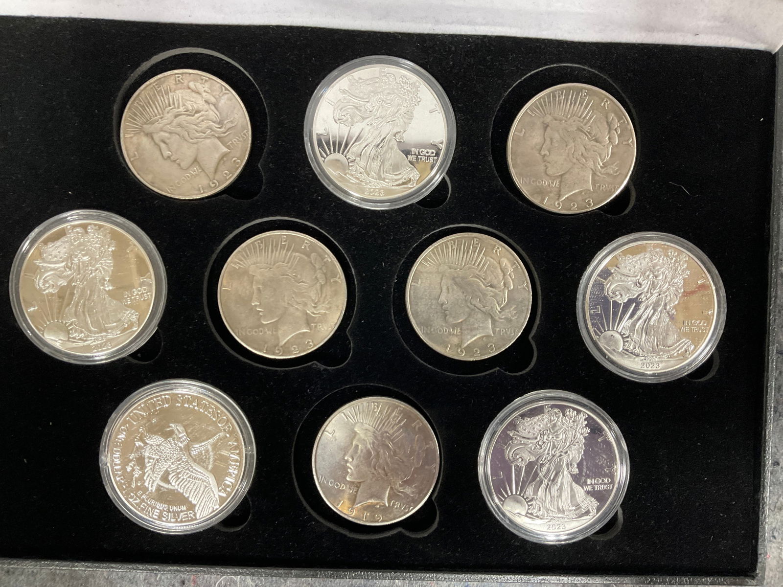Replica coins: Replica coins