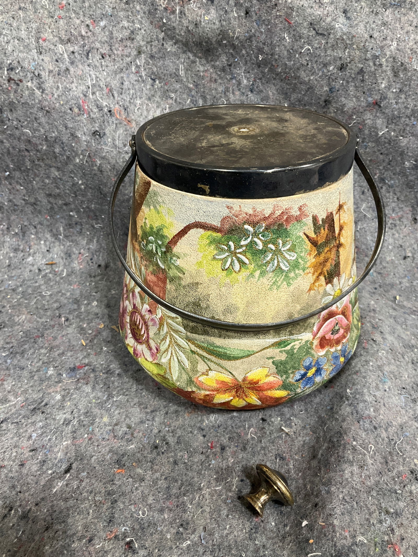 Vintage biscuit barrel(6in.tall, top knob needs repair): Vintage biscuit barrel(6in.tall, top knob needs repair)