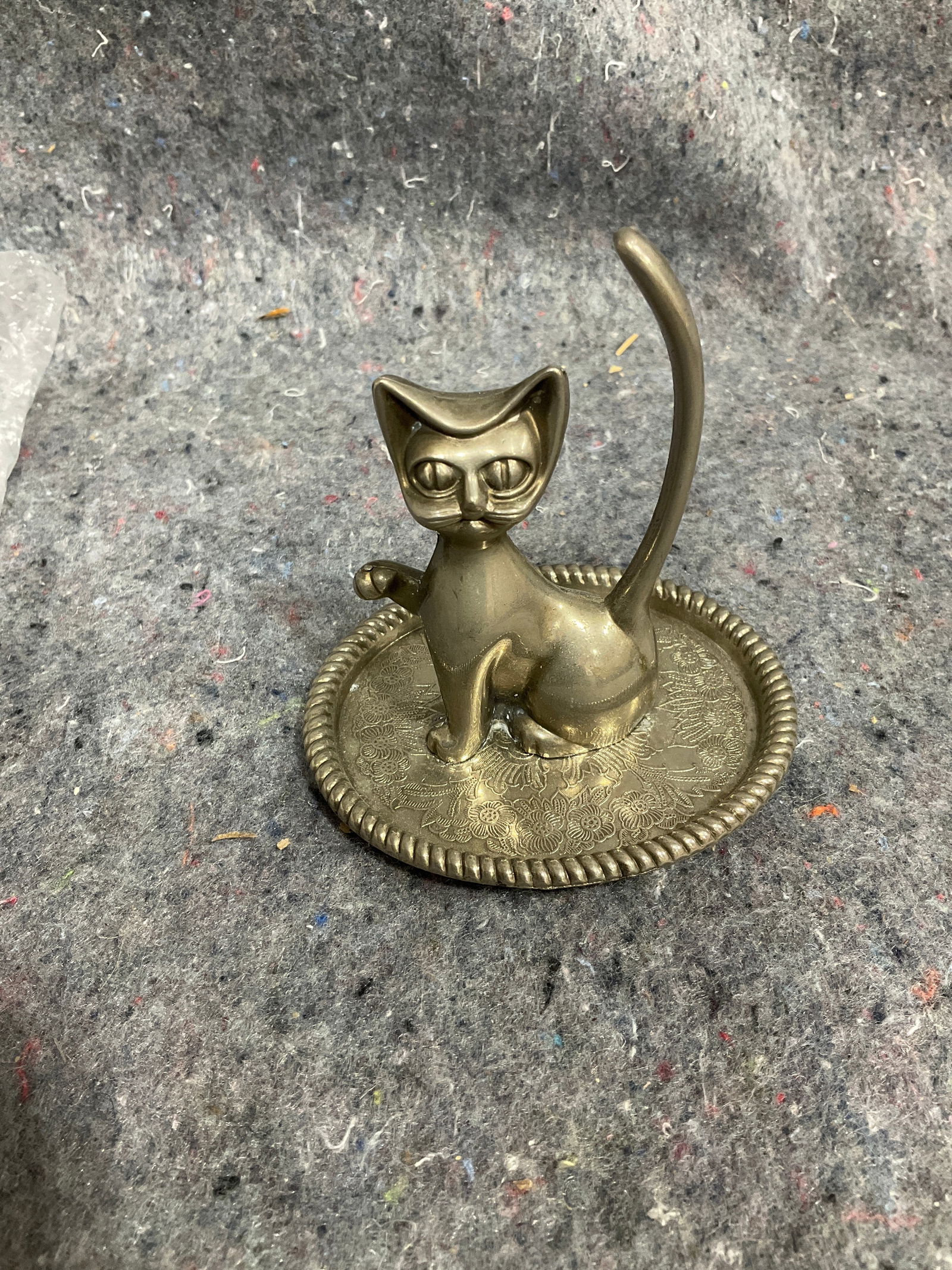 Vintage silver plated cat ring holder(3.5intall): Vintage silver plated cat ring holder(3.5intall)