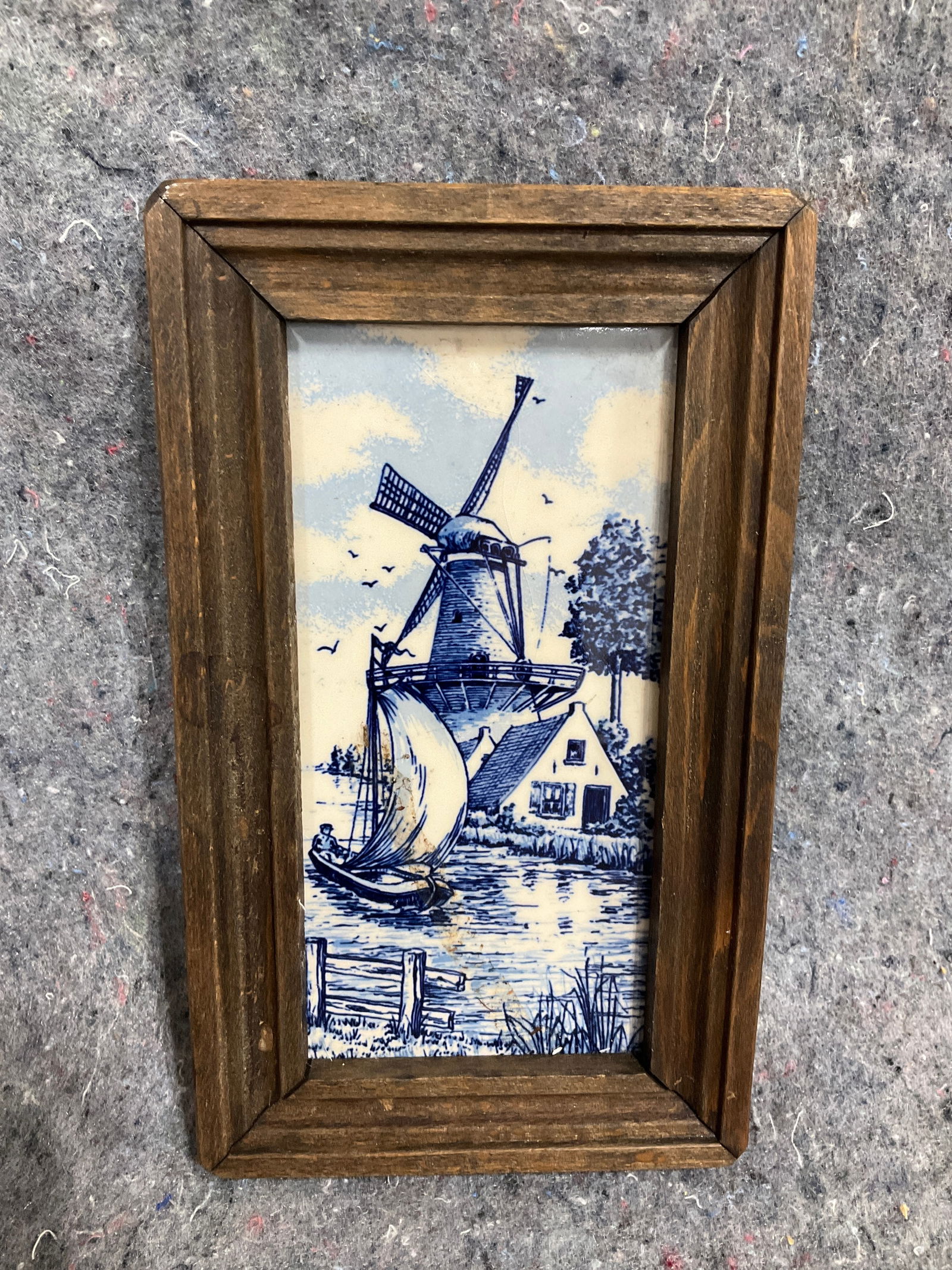 Vintage H& R Johnson ltd. hand painted framed porcelain tile(4.5inx7in): Vintage H& R Johnson ltd. hand painted framed porcelain tile(4.5inx7in)