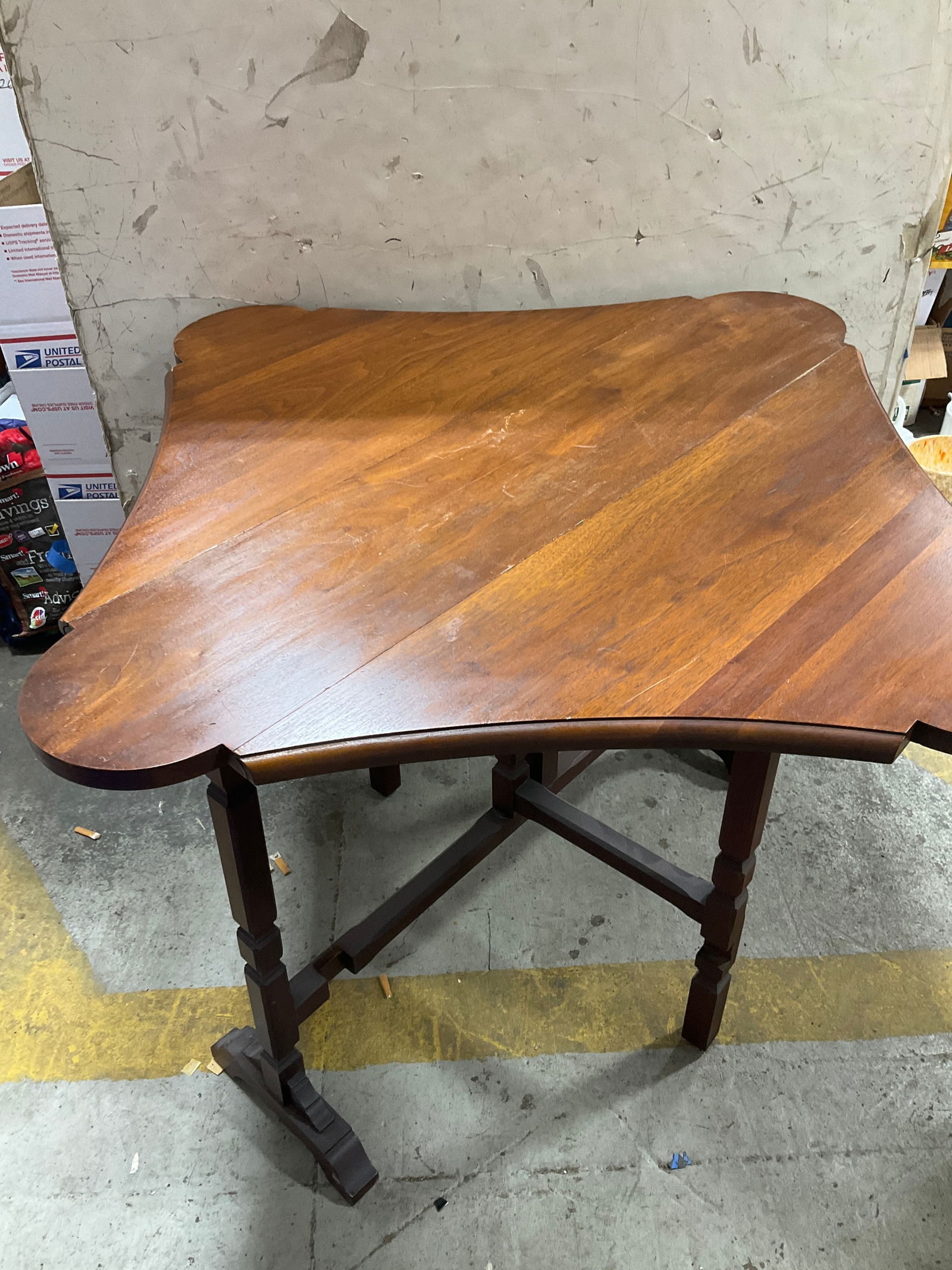 Vintage wooden gateleg table(40inx40inx27in) (1 of 1)