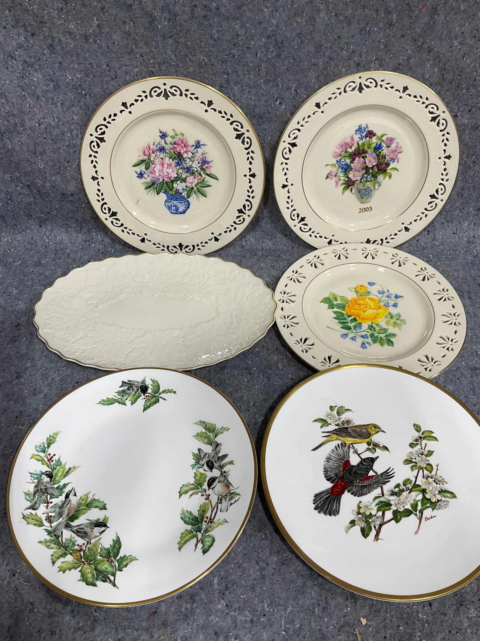 Lenox plates(longest 13.5inx9in): Lenox plates(longest 13.5inx9in)