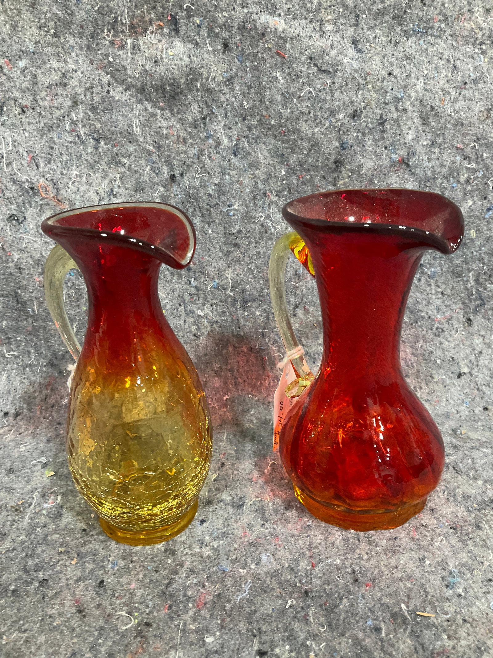 Amber crackle/hand bowl glass pitchers(tallest 5in): Amber crackle/hand bowl glass pitchers(tallest 5in)
