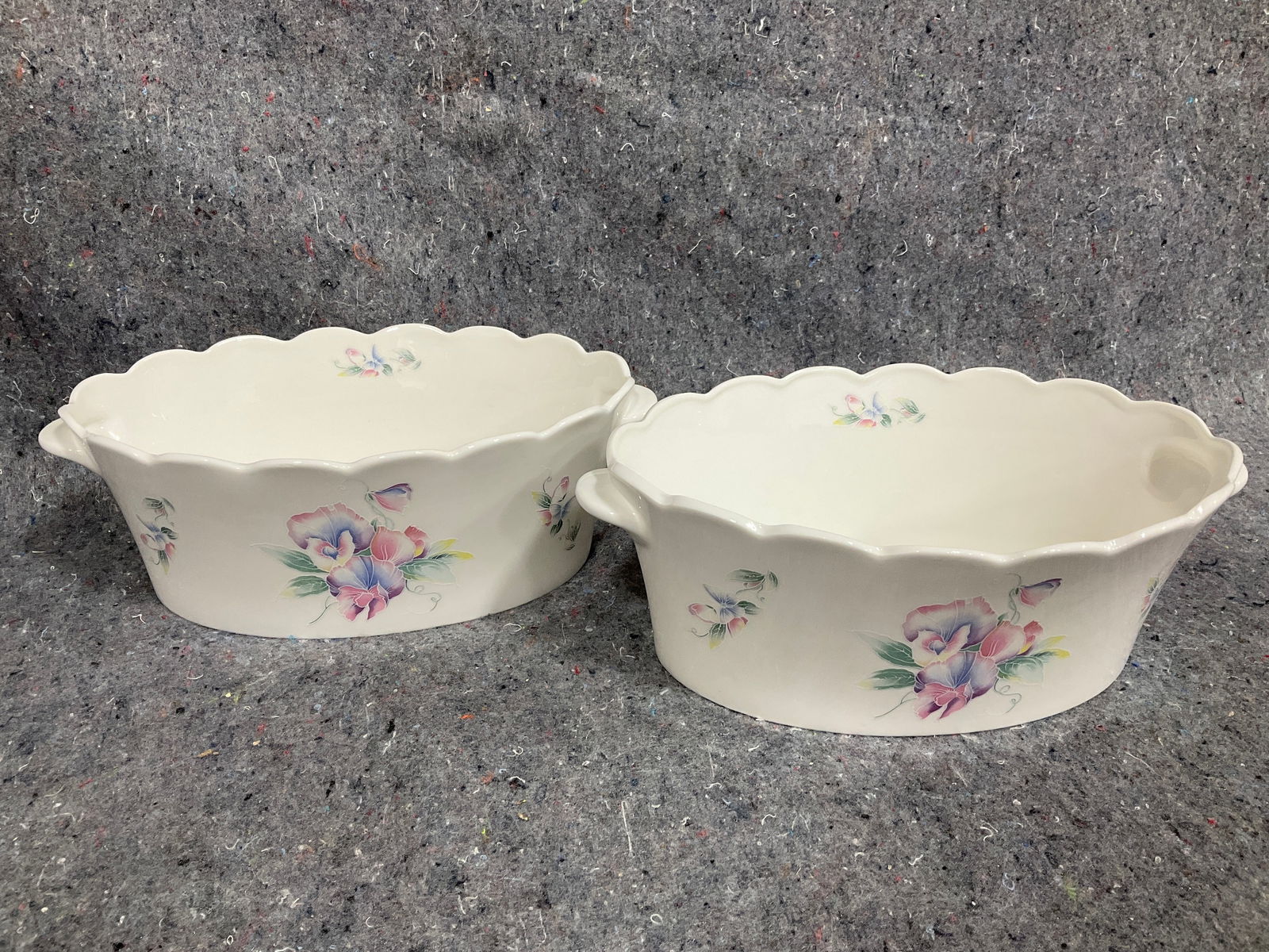 Floral Aynsley Ceramic Dishes (10inx6inx3.5in): Floral Aynsley Ceramic Dishes (10inx6inx3.5in)