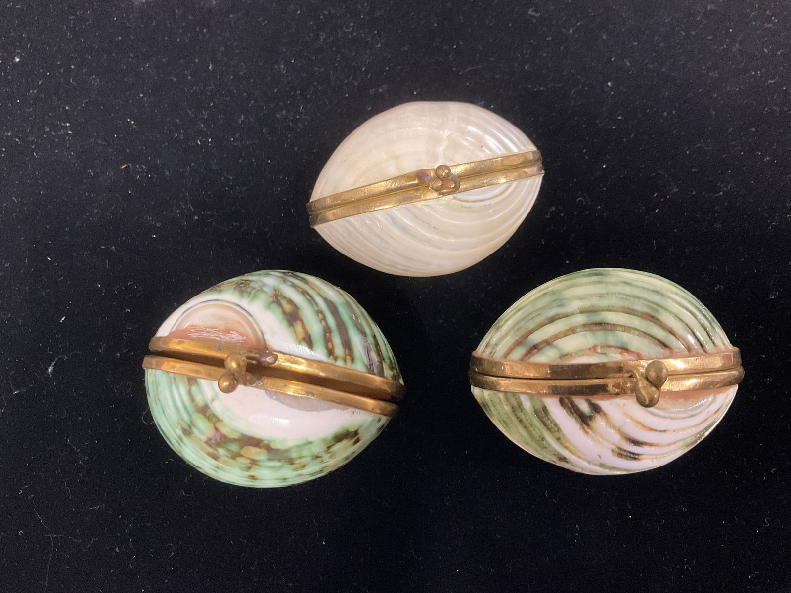 Vintage seashell trinket boxes: Vintage seashell trinket boxes