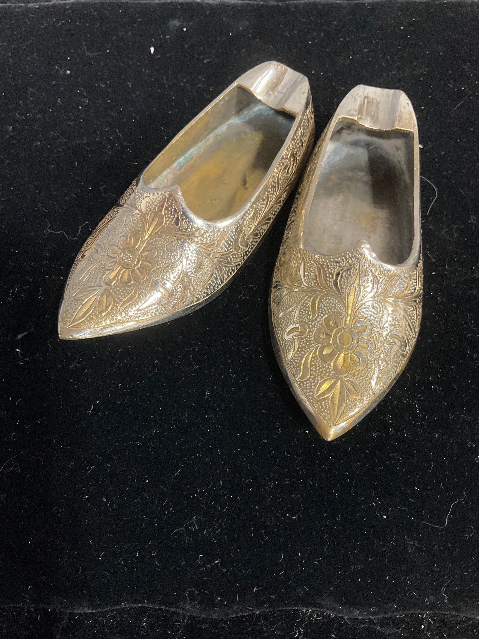 Brass Slipper Ashtrays: Brass Slipper Ashtrays