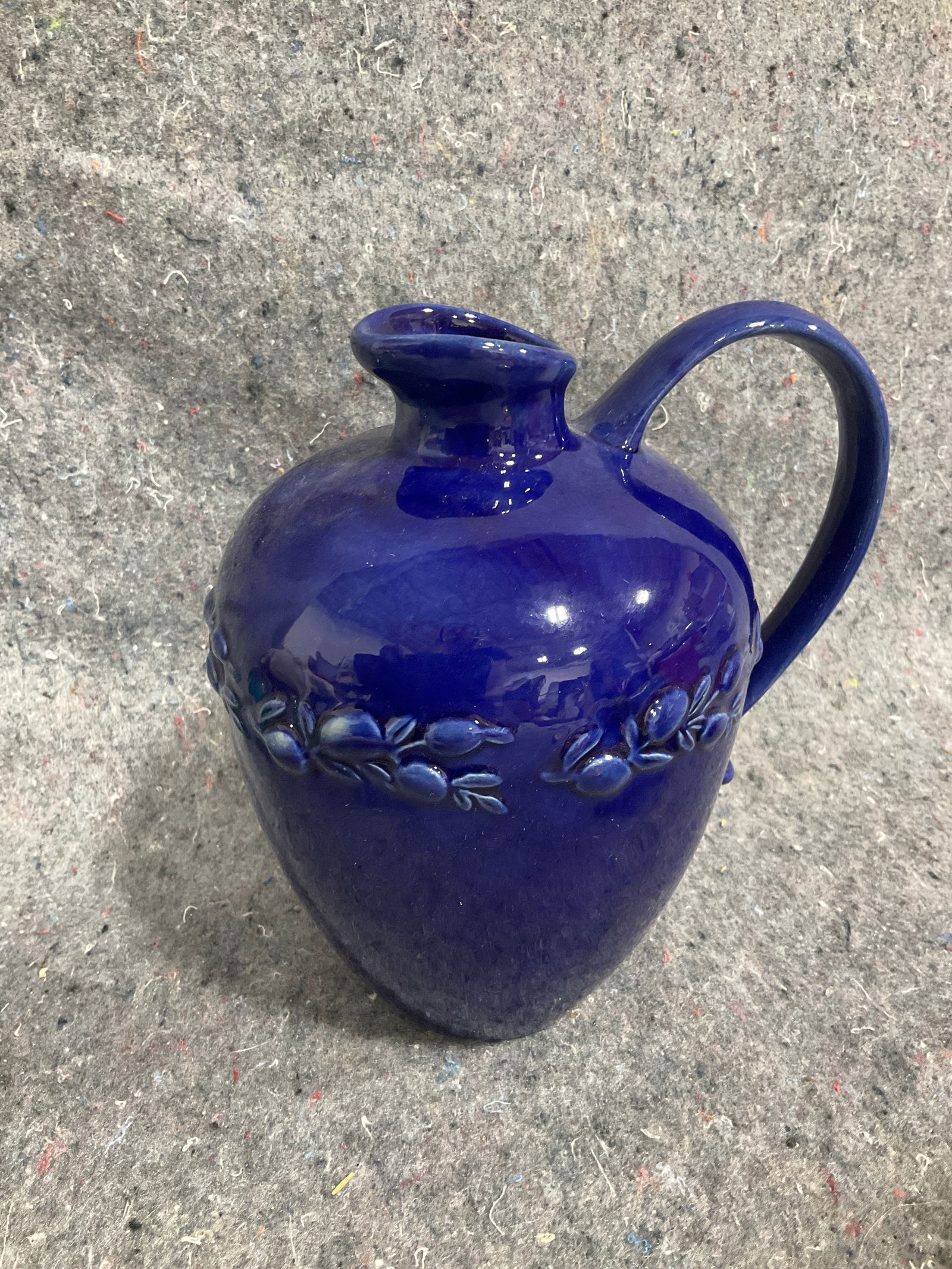 Vintage blue ceramic pitcher(7 in tall): Vintage blue ceramic pitcher(7 in tall)
