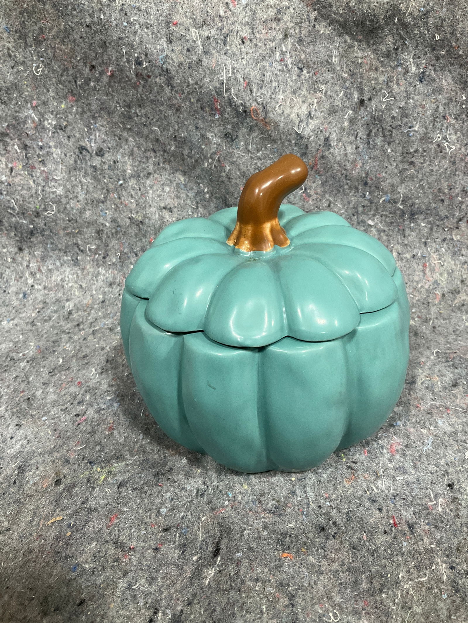 Vintage ceramic teal pumpkin jar with lid(5.5in tall): Vintage ceramic teal pumpkin jar with lid(5.5in tall)