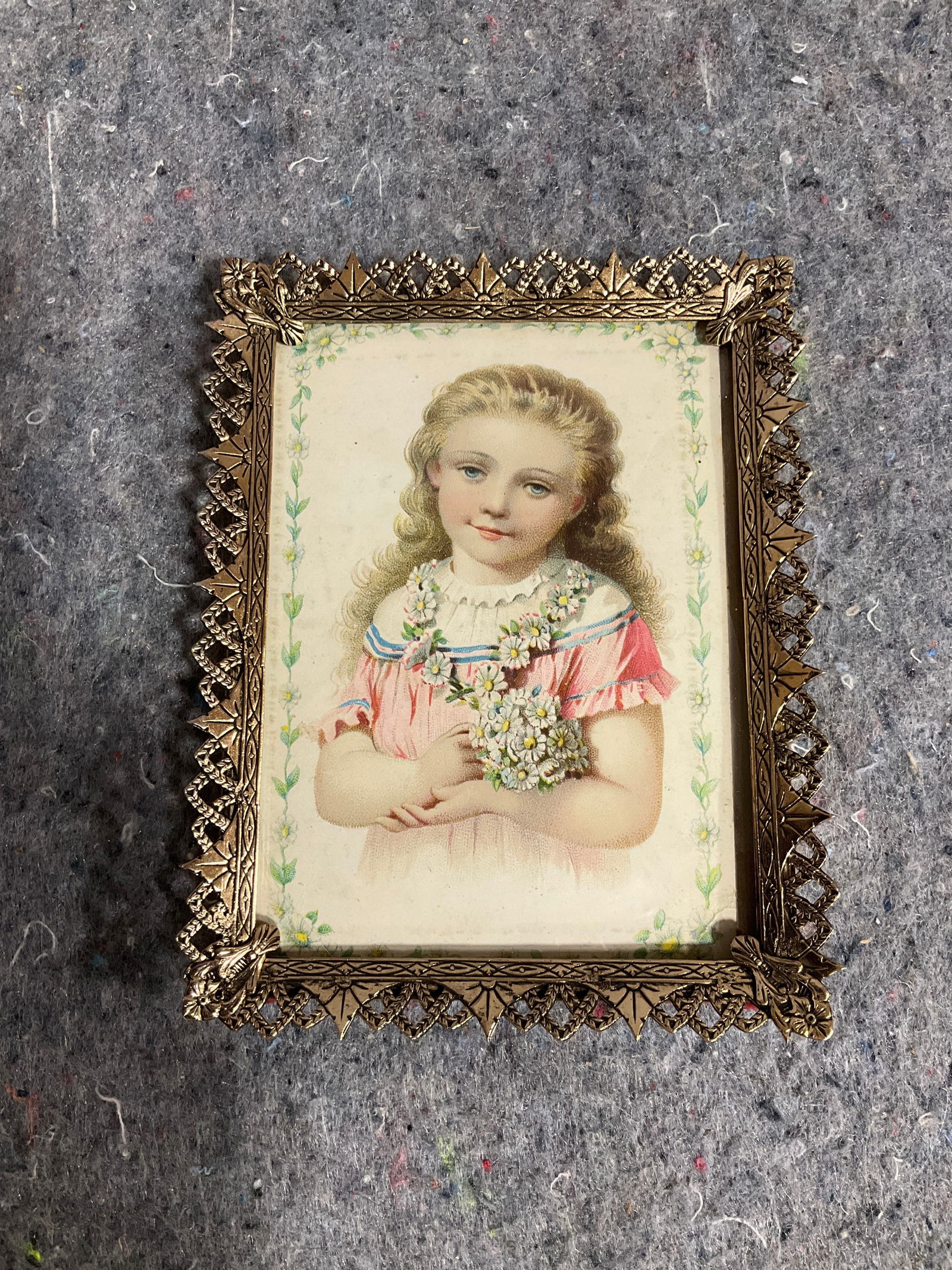 Vintage brass framed photo(4inx5in): Vintage brass framed photo(4inx5in)