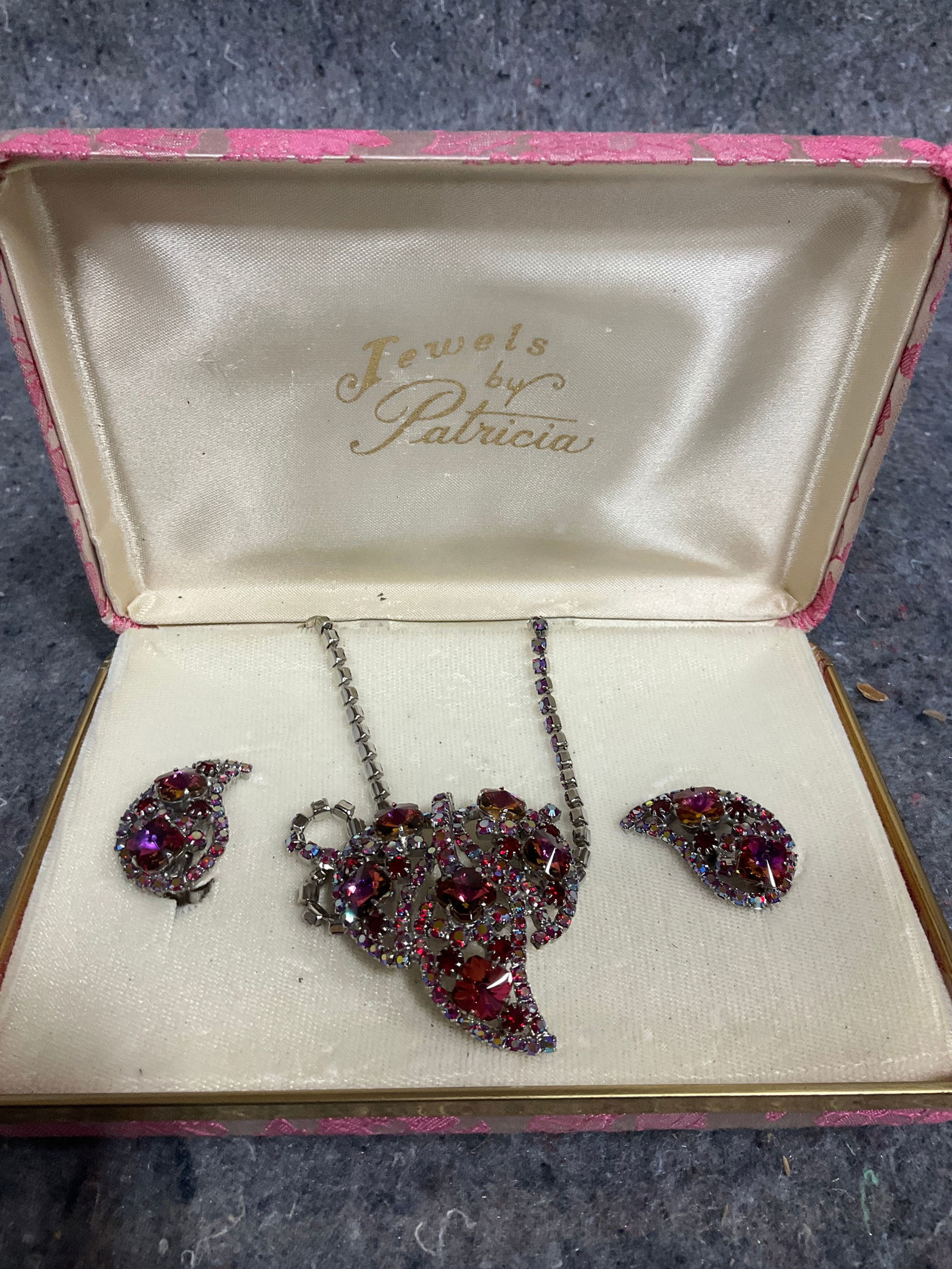 Vintage earrings and necklace set (1 of 1)