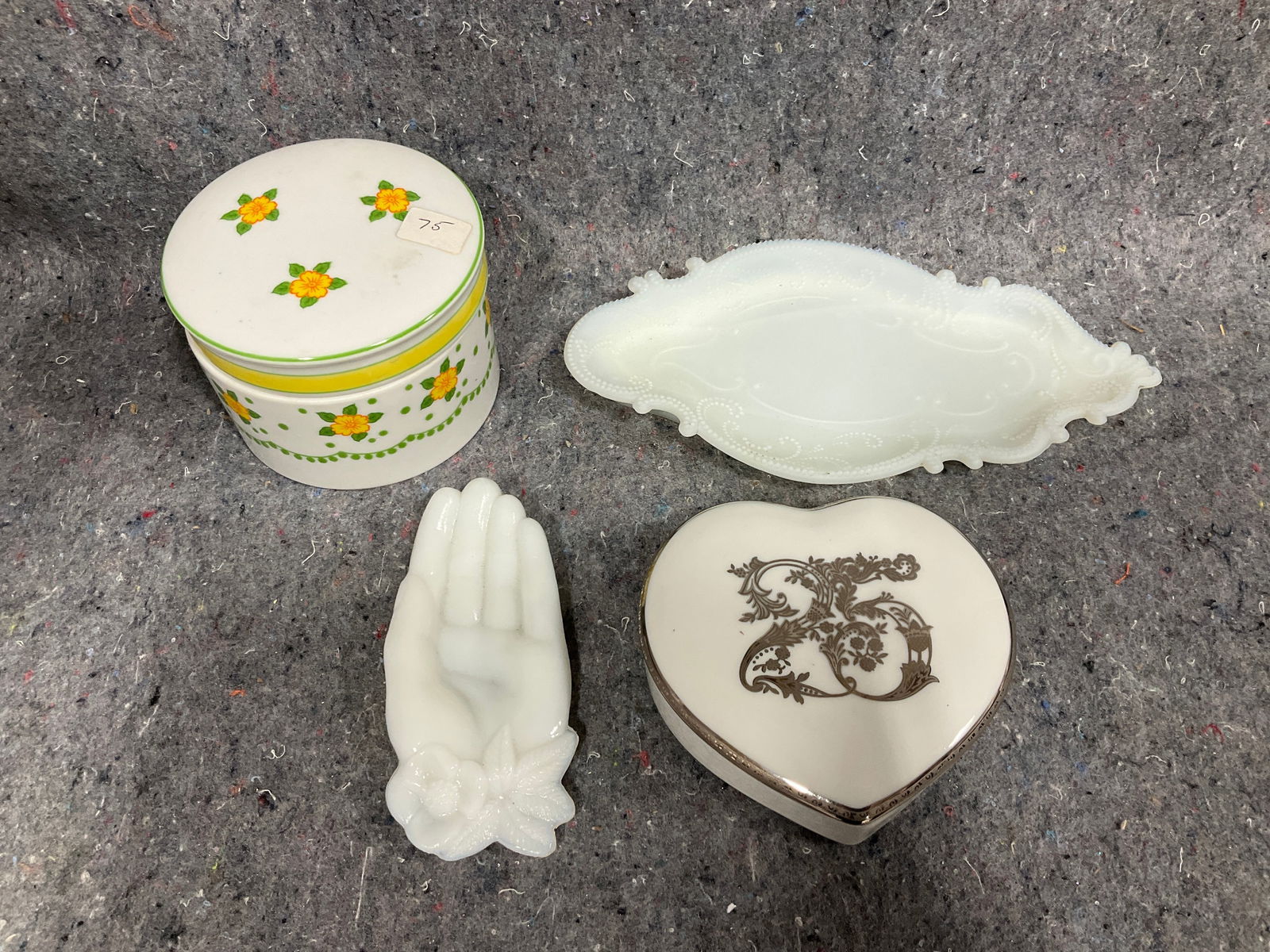 Vintage trinket boxes and trays: Vintage trinket boxes and trays