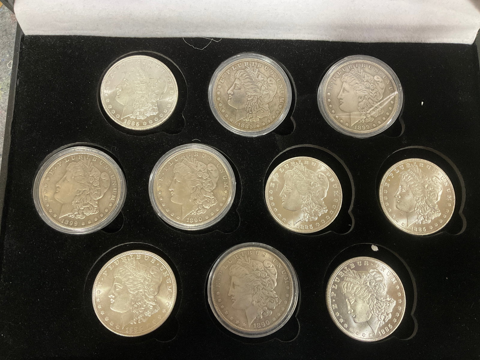 Replica coins: Replica coins