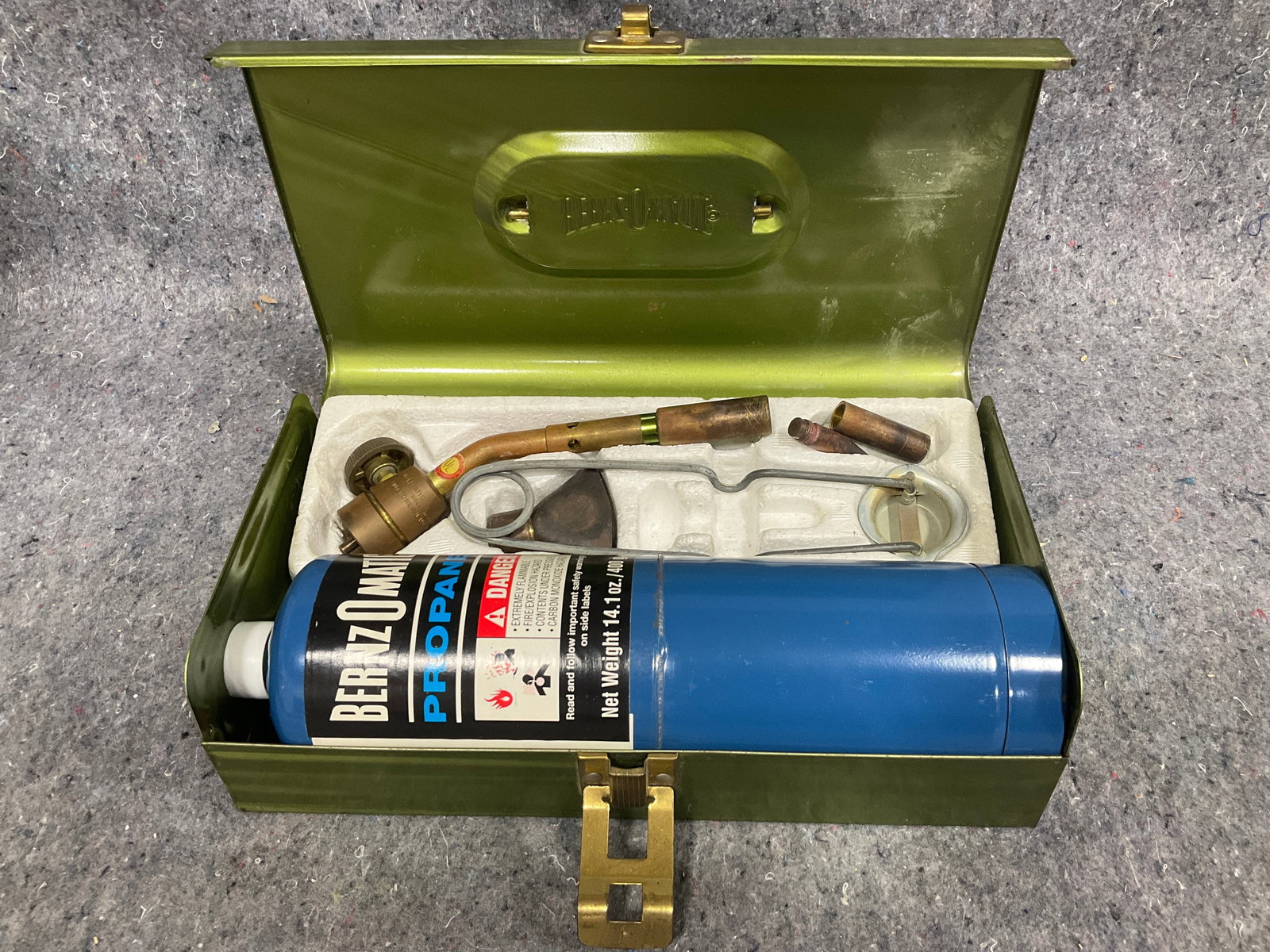 Benzomatic butane torch set: Benzomatic butane torch set