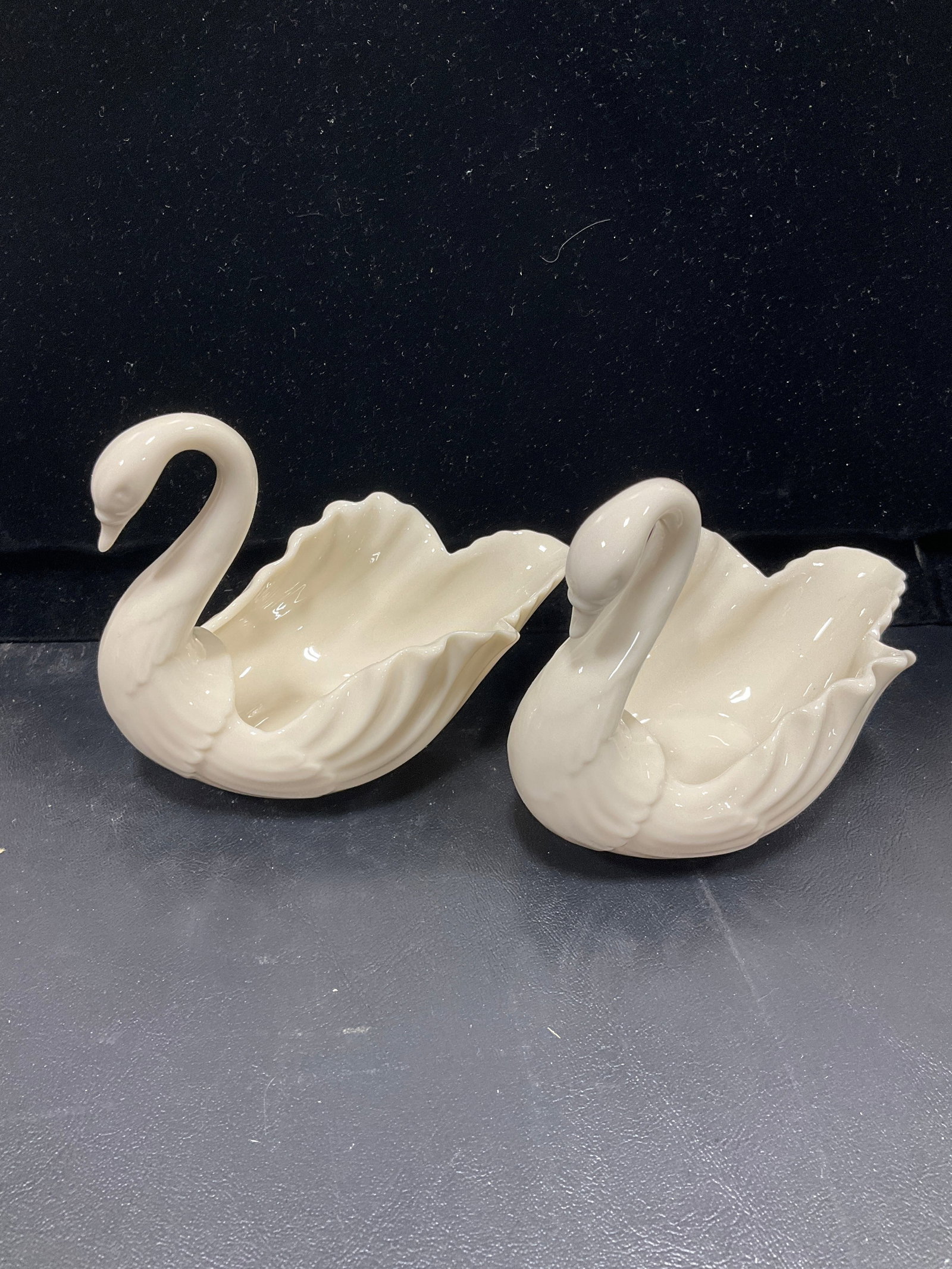 Lenox swan bowls(4in tallest): Lenox swan bowls(4in tallest)