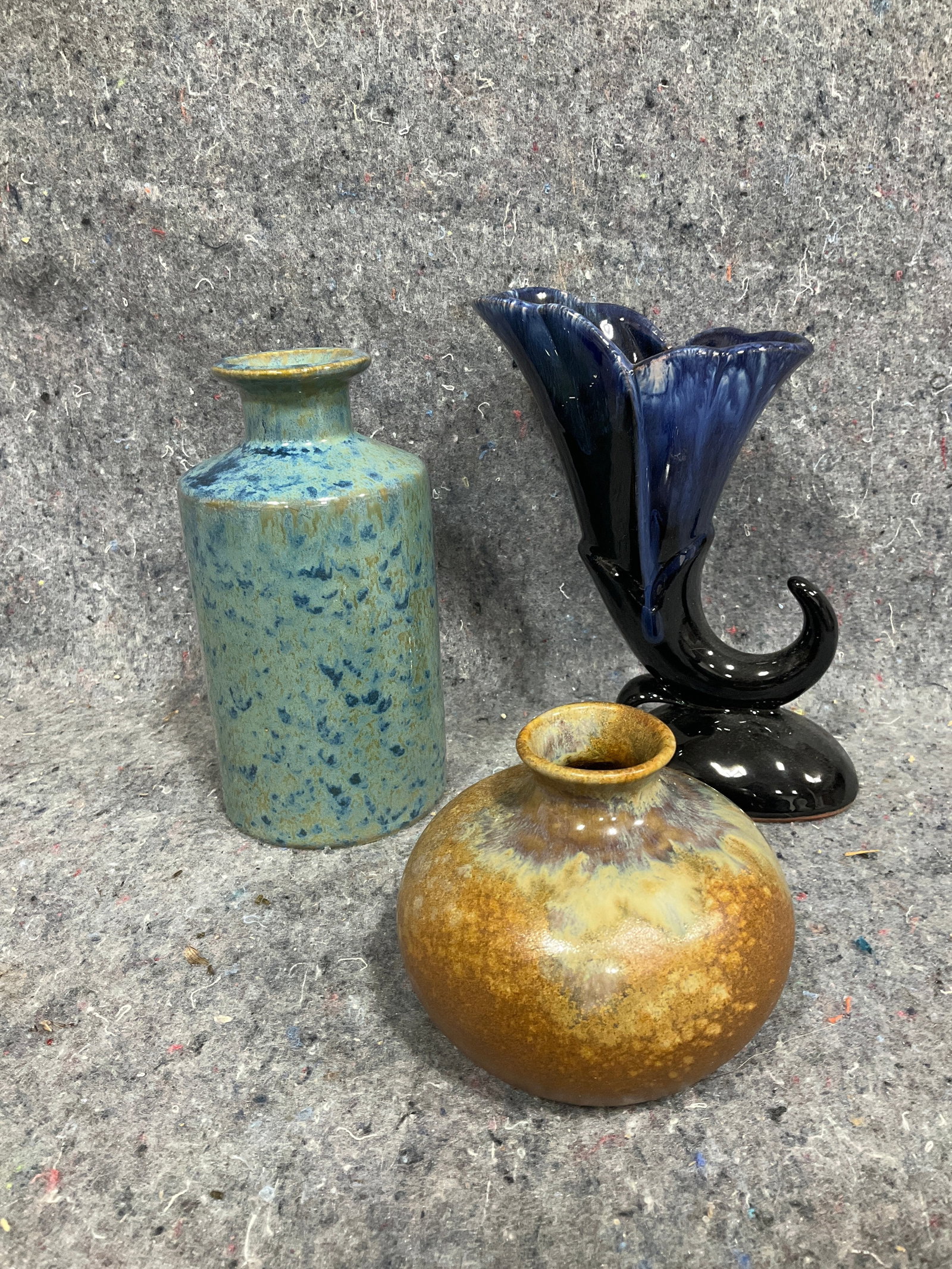 Vintage cornucopia horn and other pottery vases(6in tallest): Vintage cornucopia horn and other pottery vases(6in tallest)