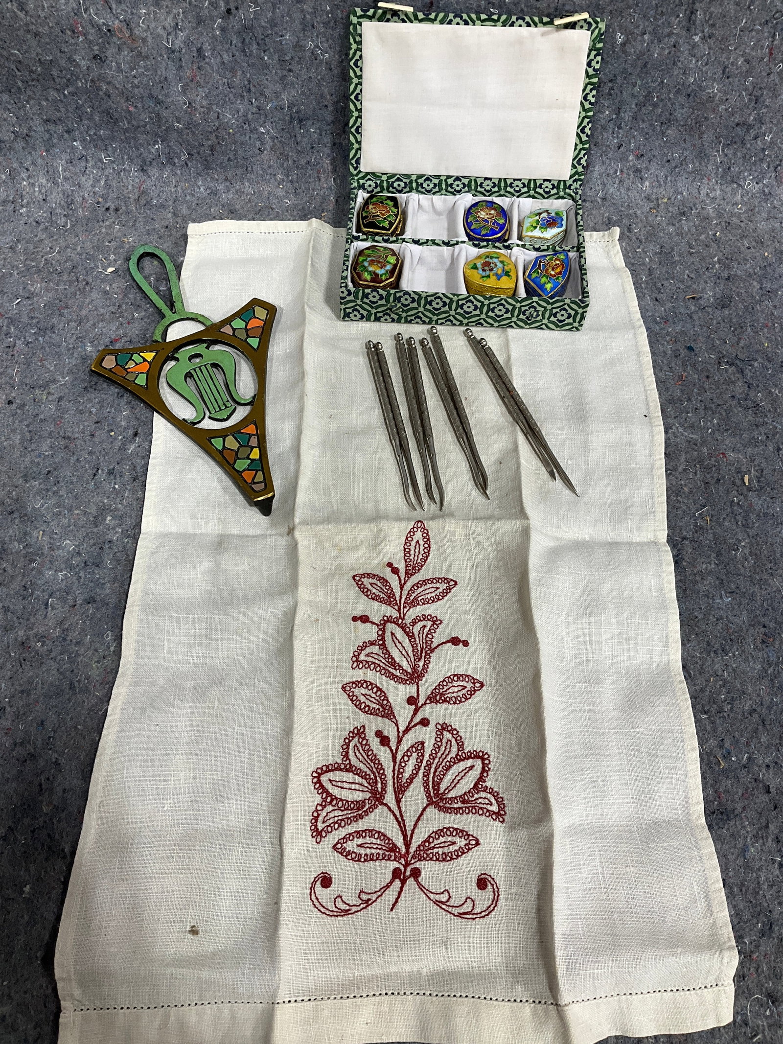 Vintage Clois floral boxes and more: Vintage Clois floral boxes and more