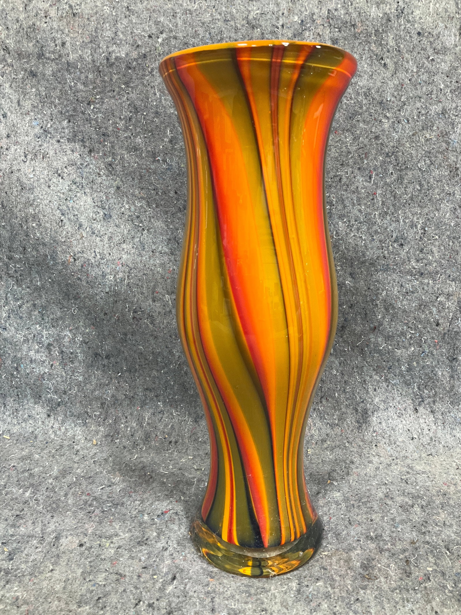 Vintage Murano glass vase(13.5in tall): Vintage Murano glass vase(13.5in tall)