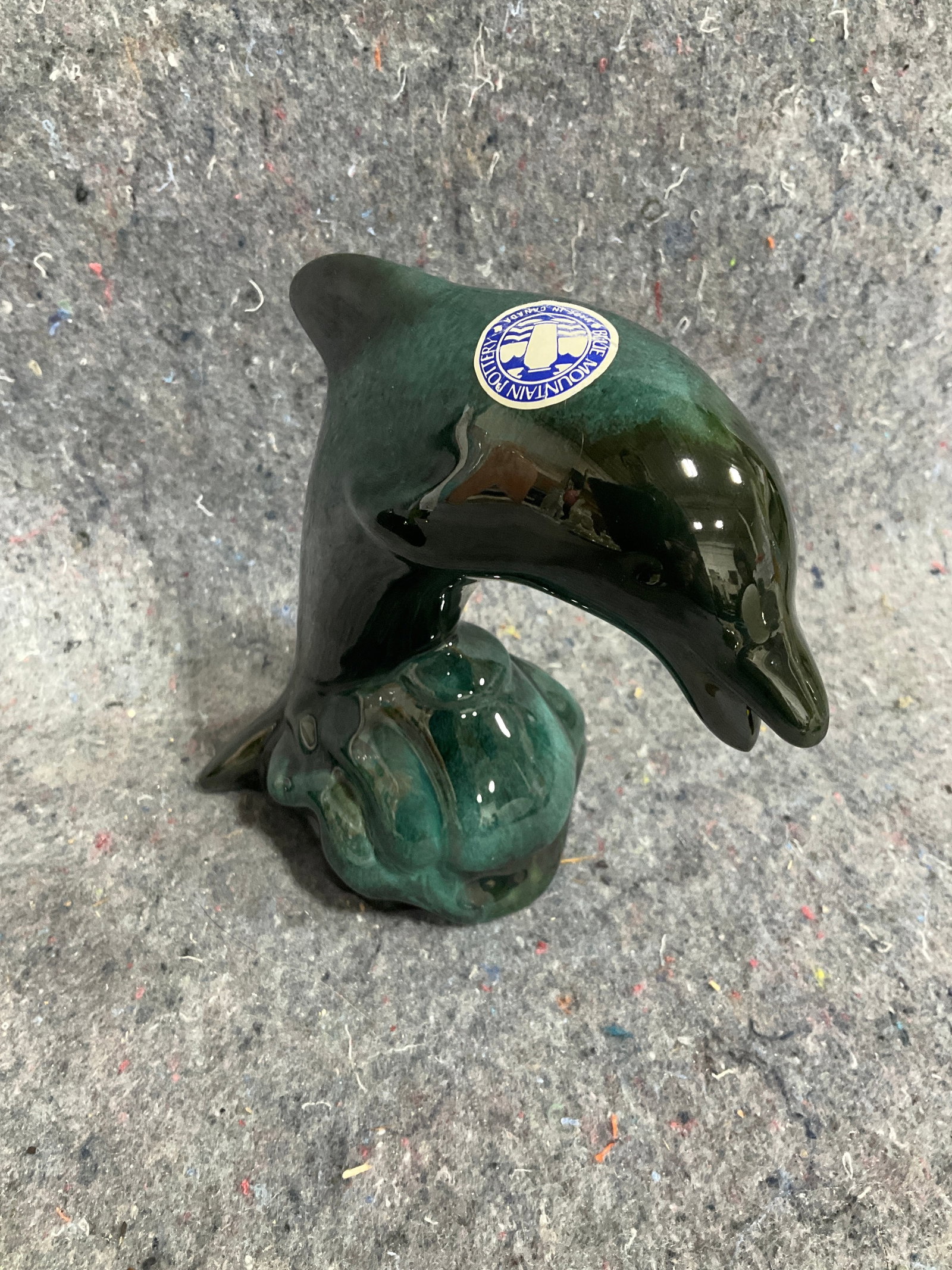 Blue Mountain Pottery dolphin(6.5in tall): Blue Mountain Pottery dolphin(6.5in tall)