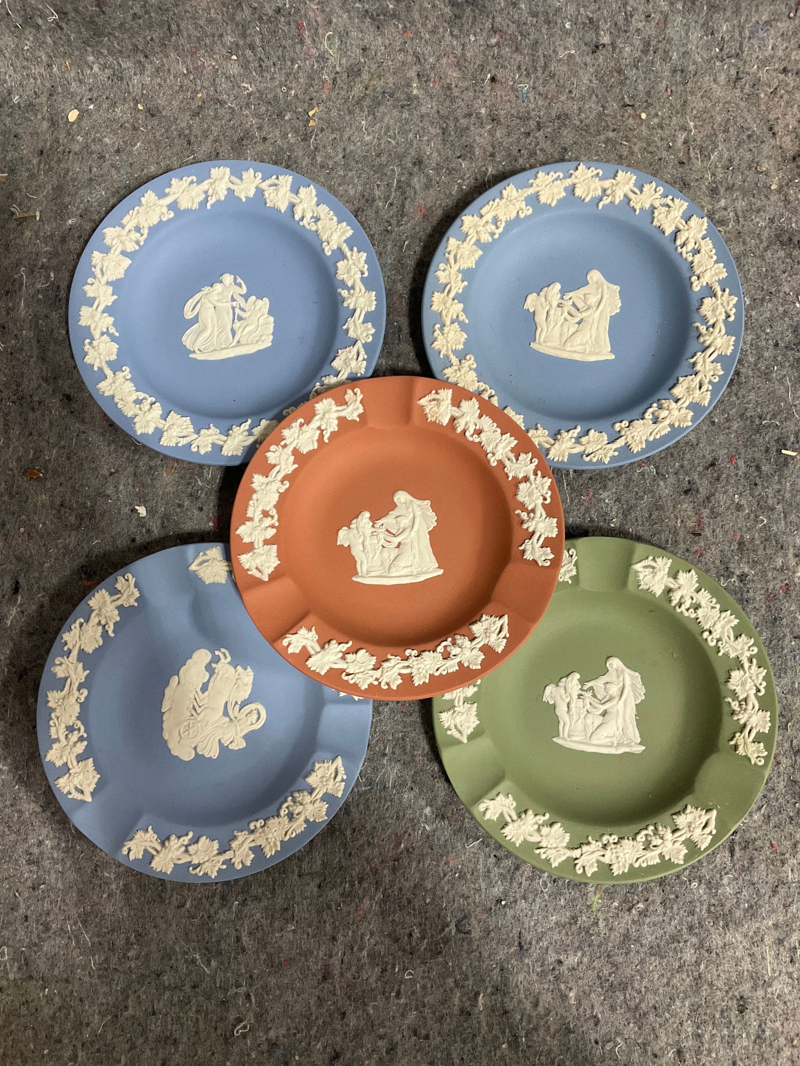 Vintage Wedgwood jasperware ashtrays and trinket dishes: Vintage Wedgwood jasperware ashtrays and trinket dishes