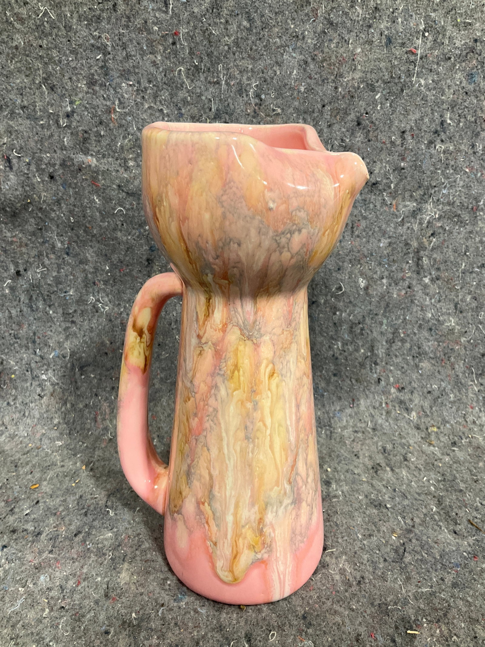 Vintage hand painted swirl art glass vase(8.5in tall): Vintage hand painted swirl art glass vase(8.5in tall)