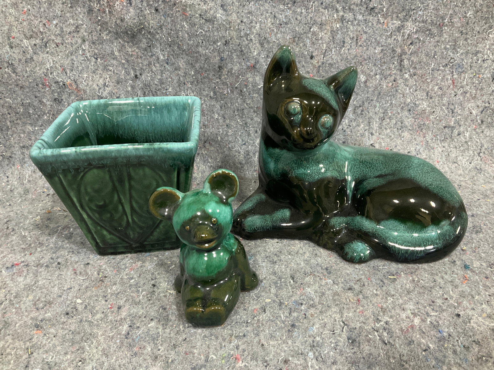 Blue Mountain Pottery figurines and vase(6in tallest): Blue Mountain Pottery figurines and vase(6in tallest)