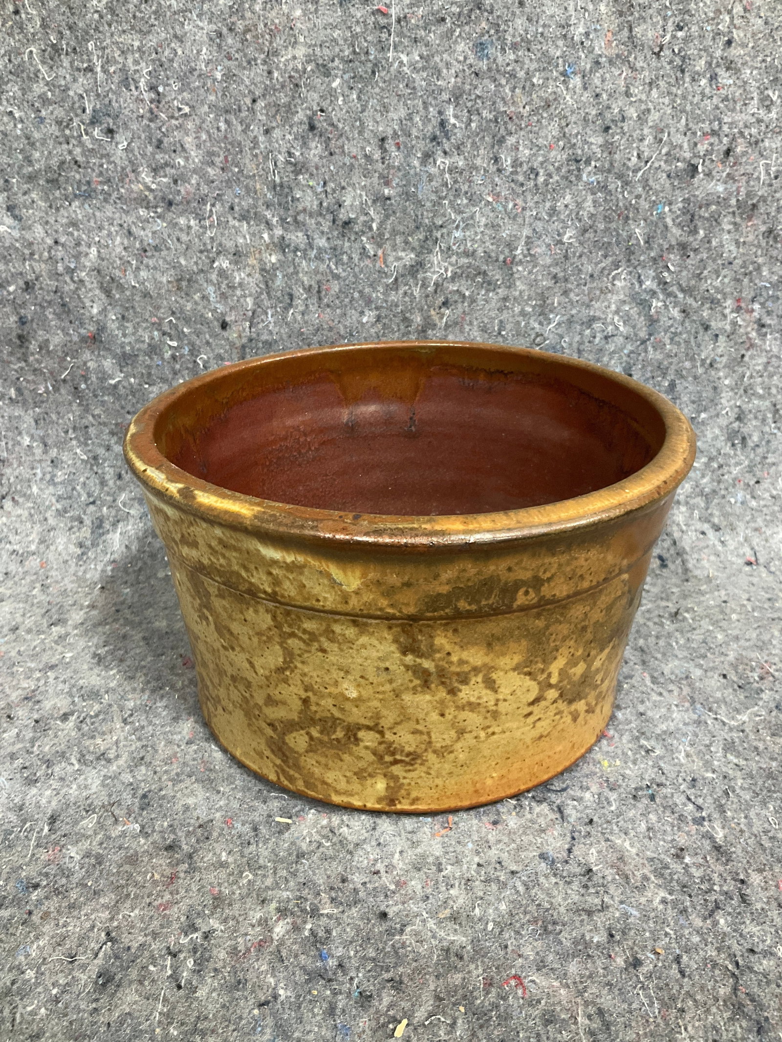 Vintage studio pottery chawan tea bowl(4.75in tall,7.75in across): Vintage studio pottery chawan tea bowl(4.75in tall,7.75in across)