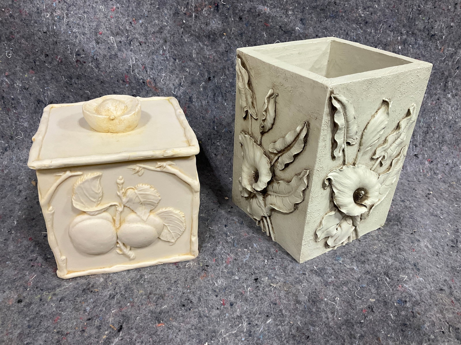 Hen Feathers Organizer box with lid and floral container: Hen Feathers Organizer box with lid and floral container