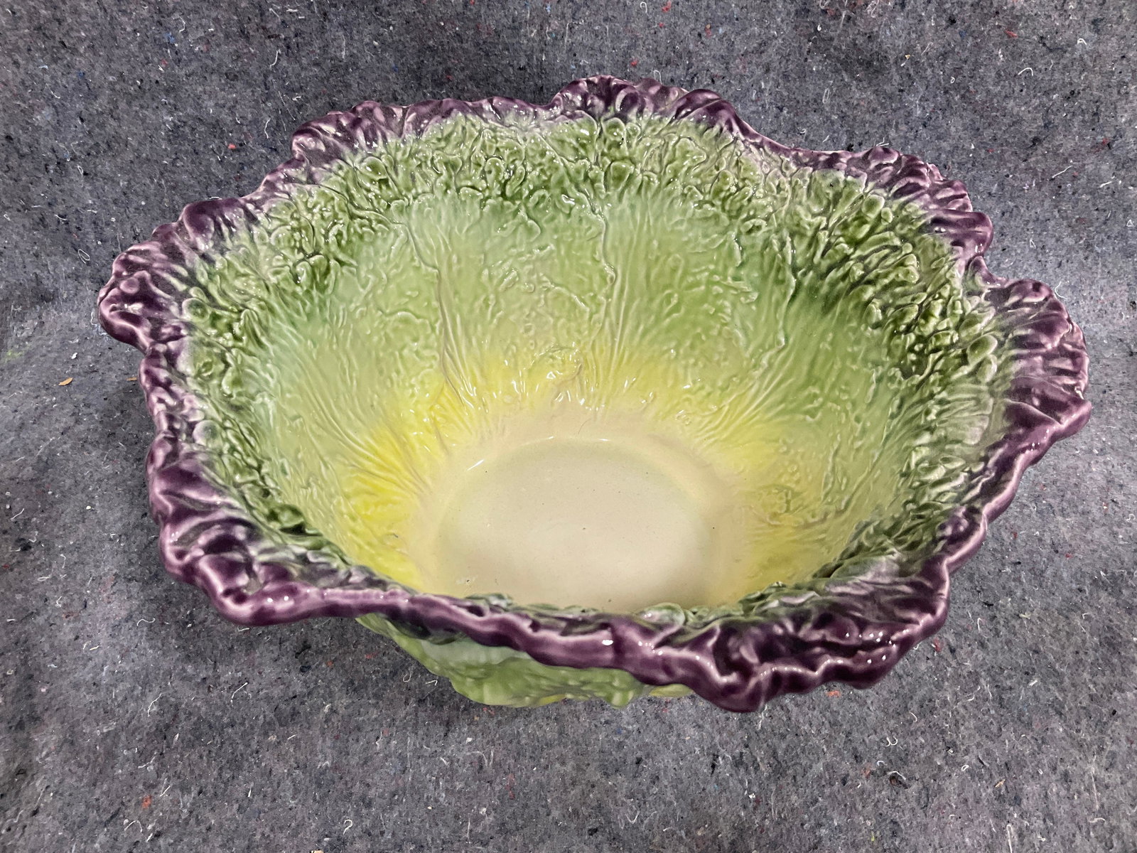 Vintage Majolica Cabbage Serving Bowl (6inx12.5in): Vintage Majolica Cabbage Serving Bowl (6inx12.5in)