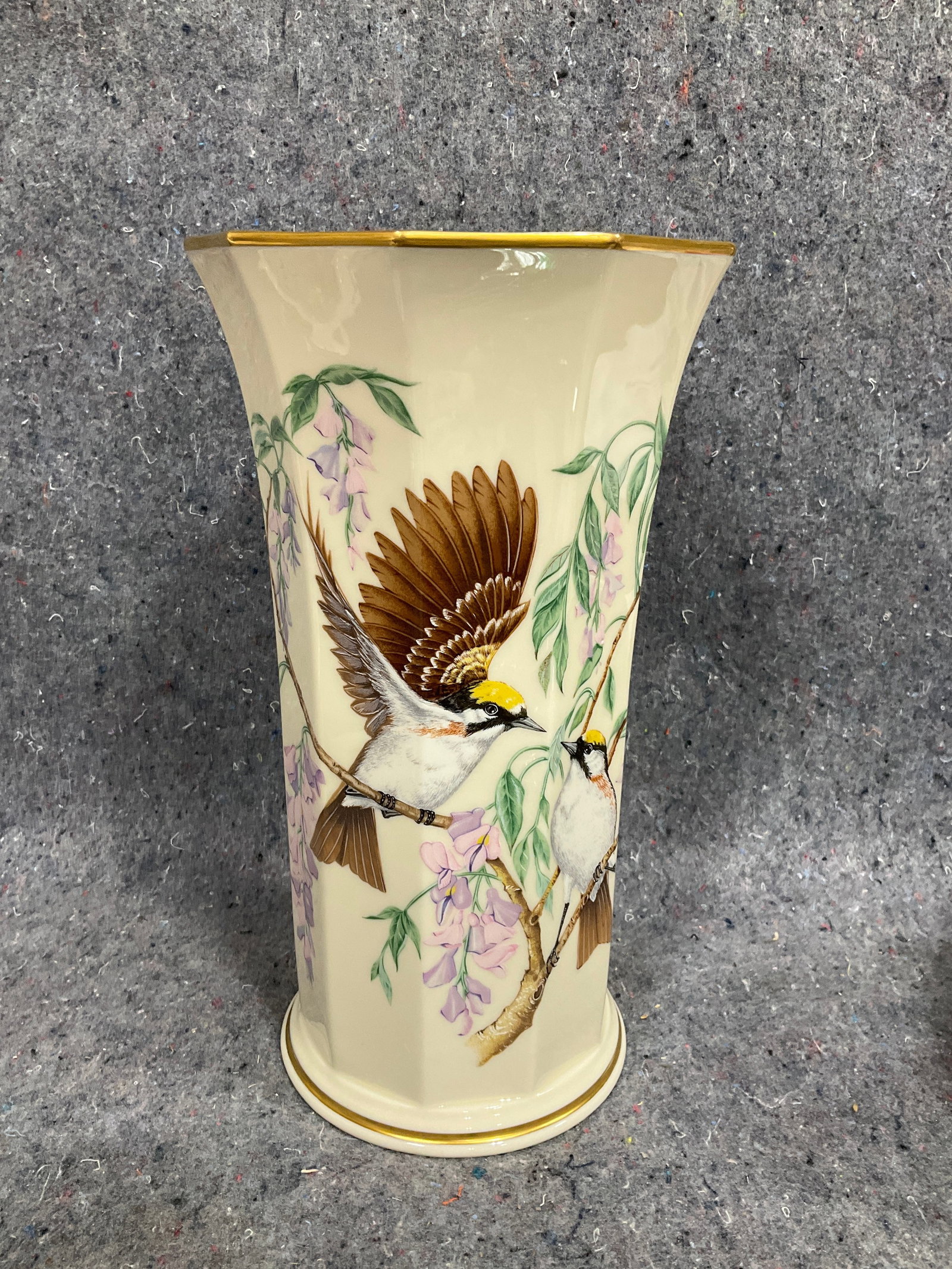 Lenox Presidential Garden Vair Vase (11.5in Tall): Lenox Presidential Garden Vair Vase (11.5in Tall)