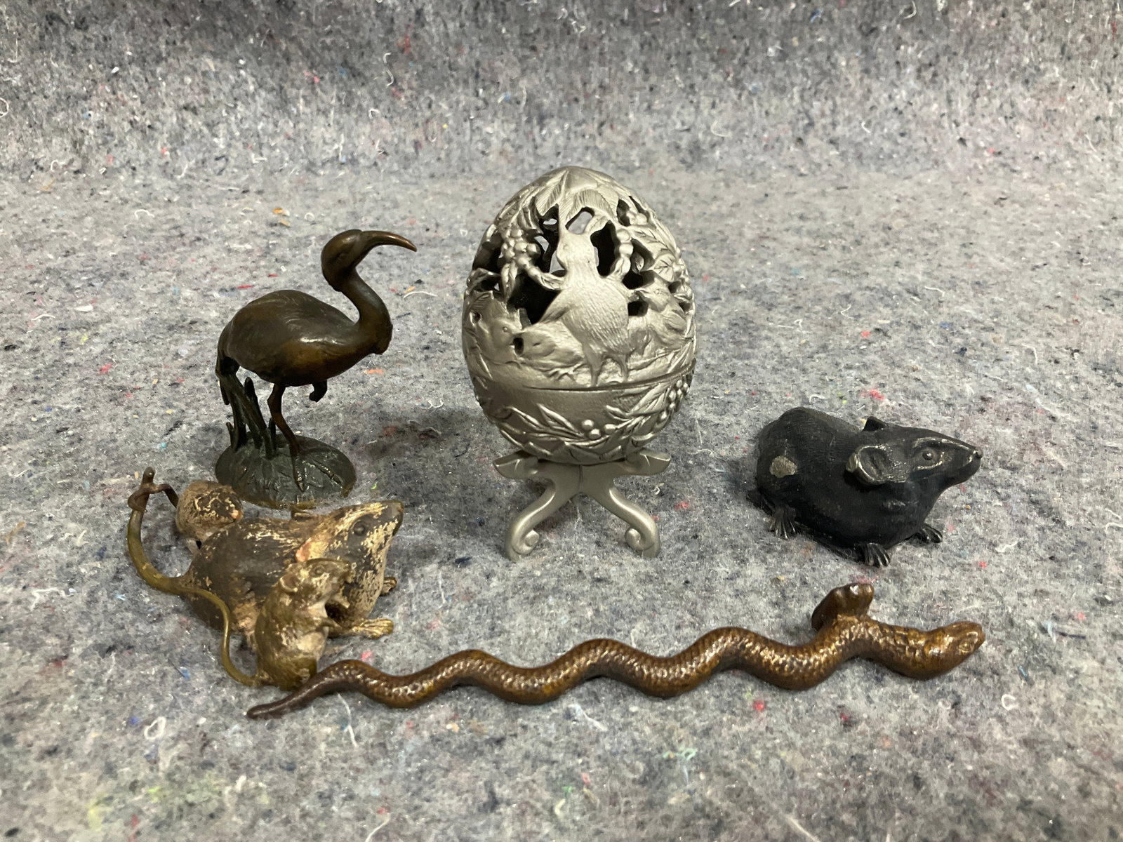 Various Metal/Silver Trinkets - Derby, etc (Tallest - 4in): Various Metal/Silver Trinkets - Derby, etc (Tallest - 4in)