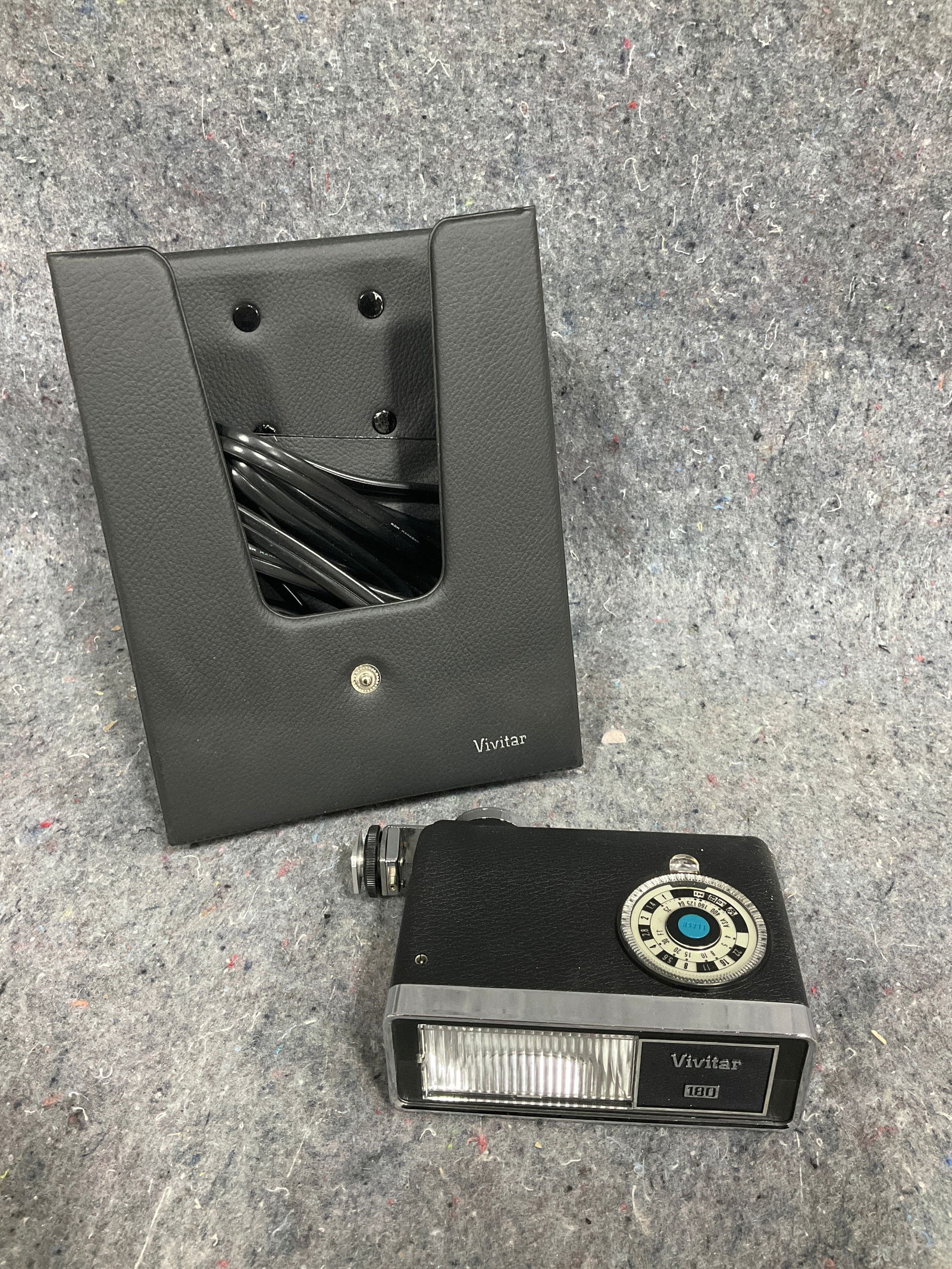 Vivitar 180 camera and case with wires (1 of 1)