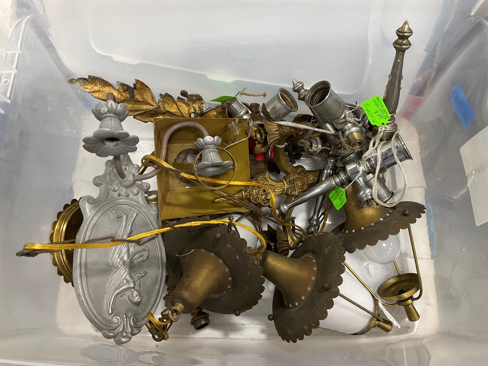 Various wall sconces/light fixtures: Various wall sconces/light fixtures