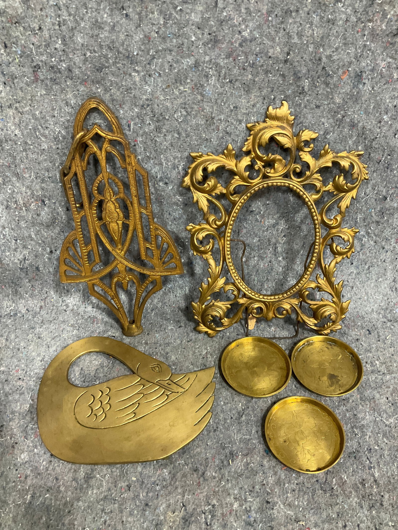 Various Brass Decorative Items (1 of 1)