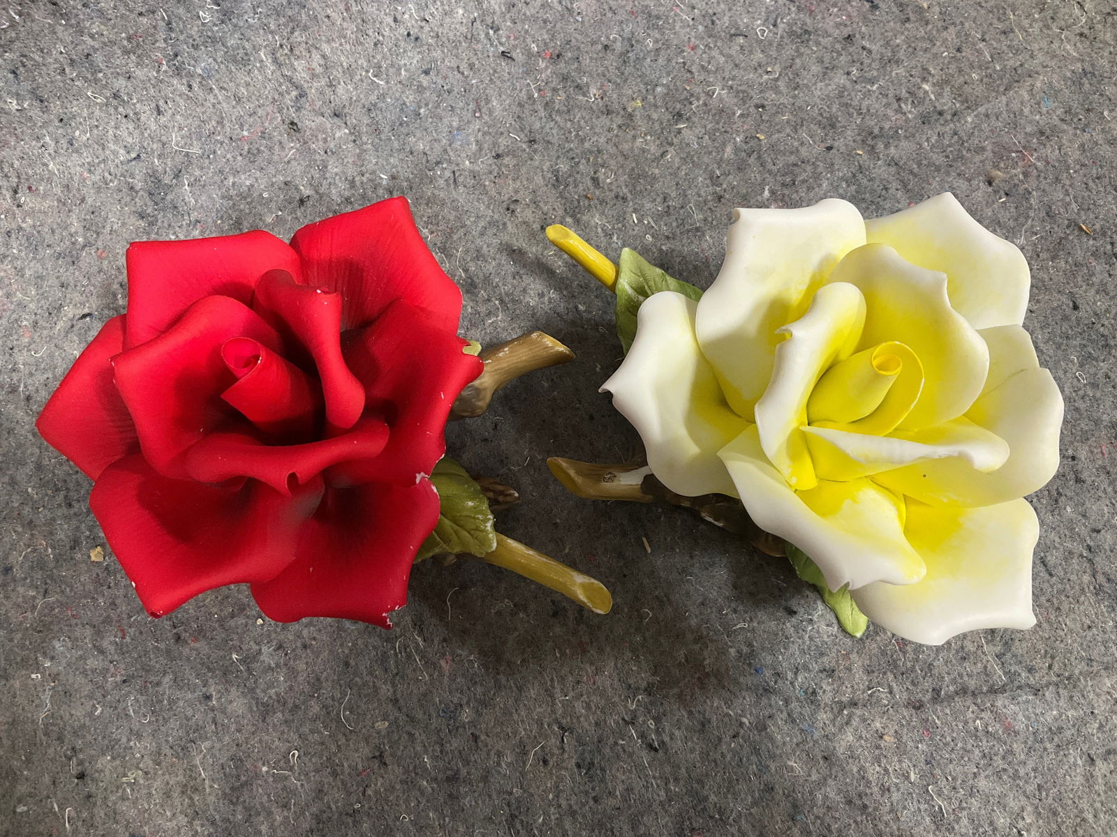 Floral porcelain collectibles(4in tall): Floral porcelain collectibles(4in tall)