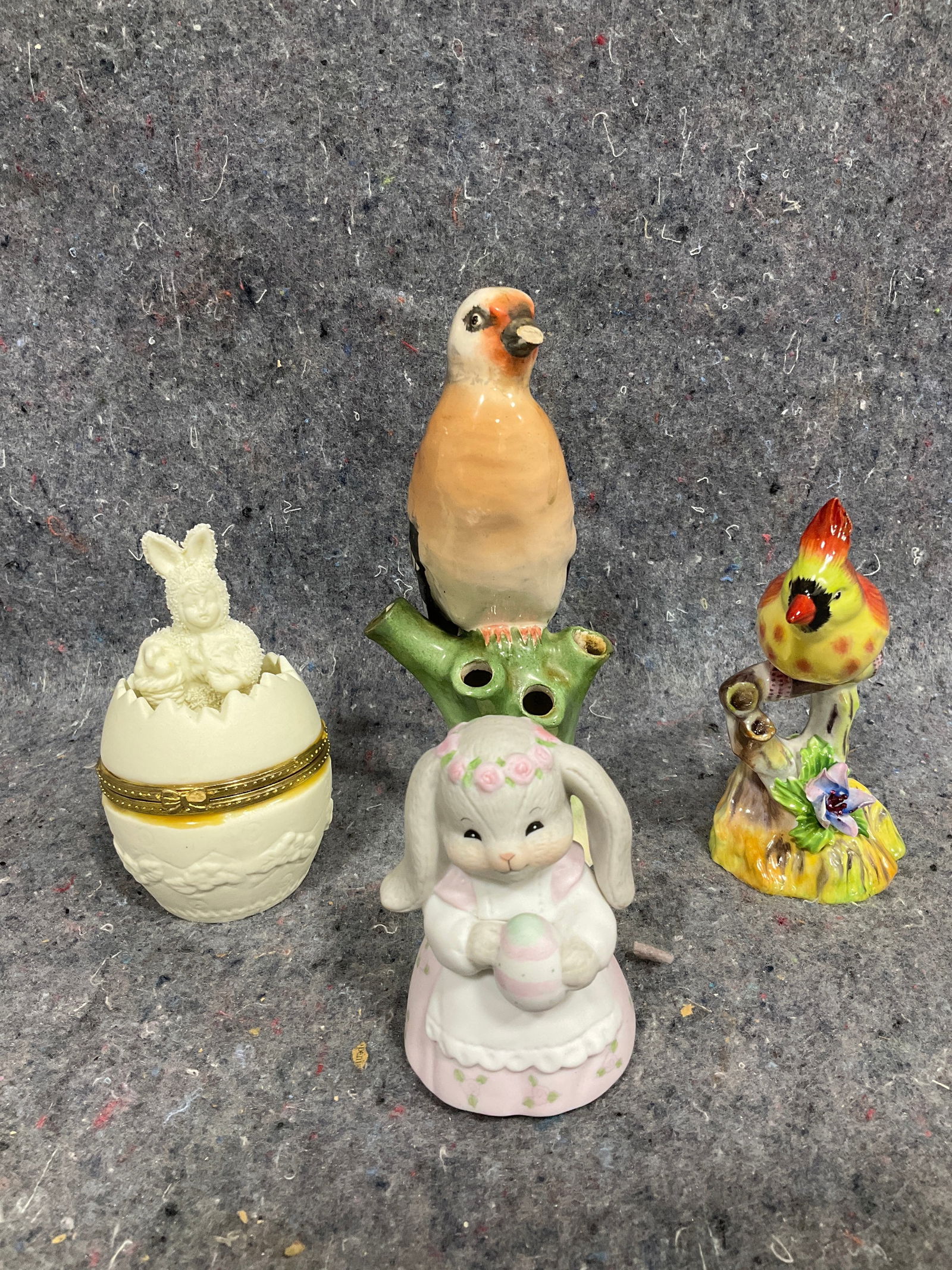Various ceramic statues(Staffordshire, Enesco,etc.-tallest 6.5in.-slightly chipped): Various ceramic statues(Staffordshire, Enesco,etc.-tallest 6.5in.-slightly chipped)