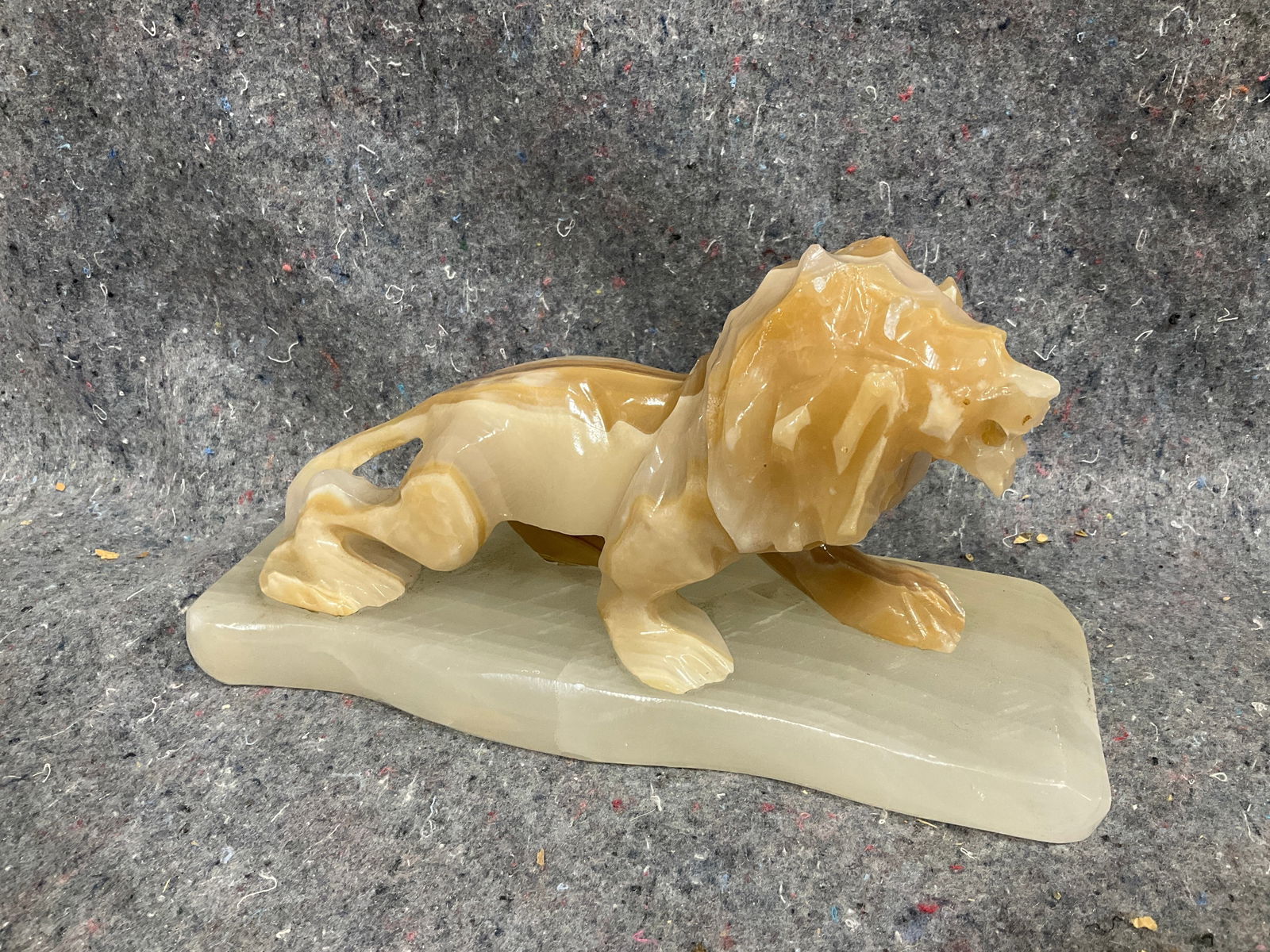 Vintage carved stone lion figure(10in Long): Vintage carved stone lion figure(10in Long)