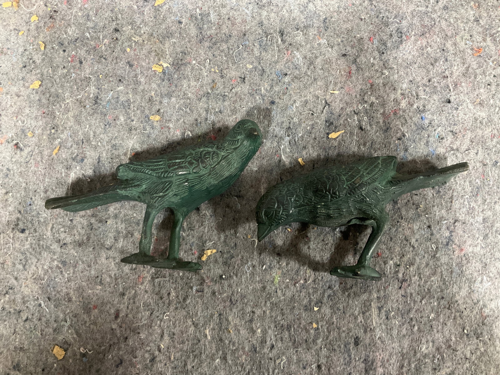 Bronze bird statues: Bronze bird statues