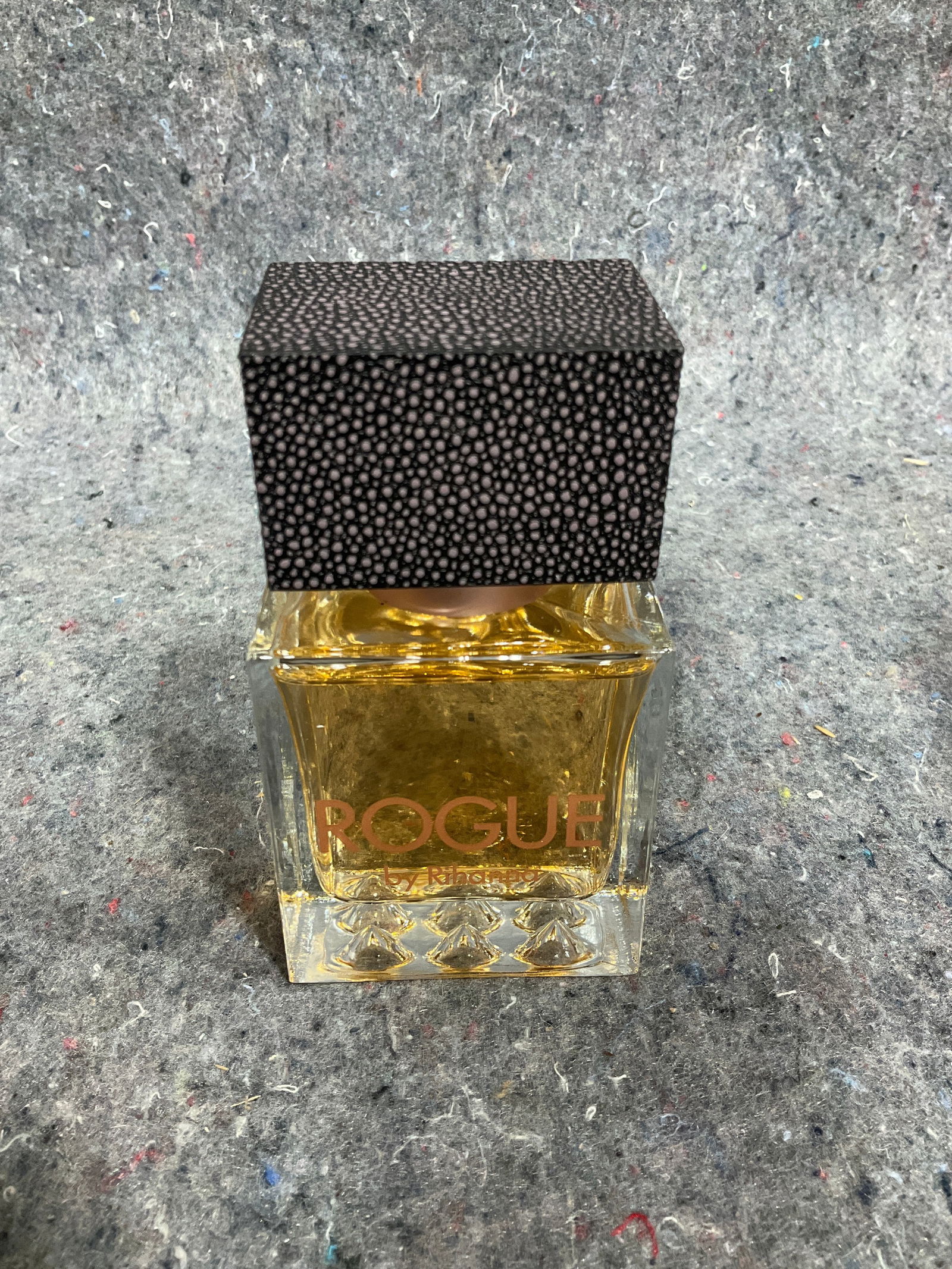 Rogue Perfume by Rihanna (2.5oz) - NEW: Rogue Perfume by Rihanna (2.5oz) - NEW