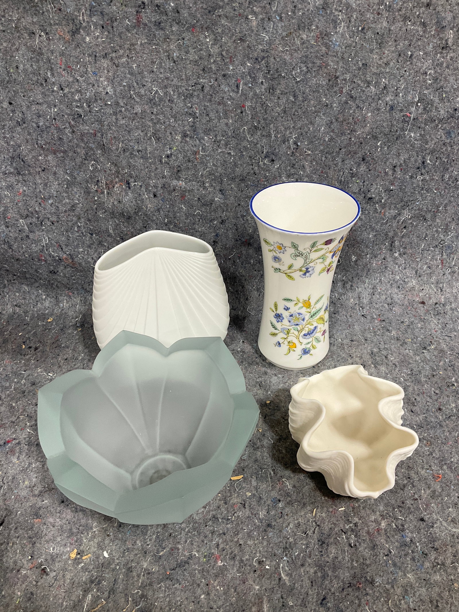 Minton vase, Rosenthal planter, and more(tallest 6in): Minton vase, Rosenthal planter, and more(tallest 6in)