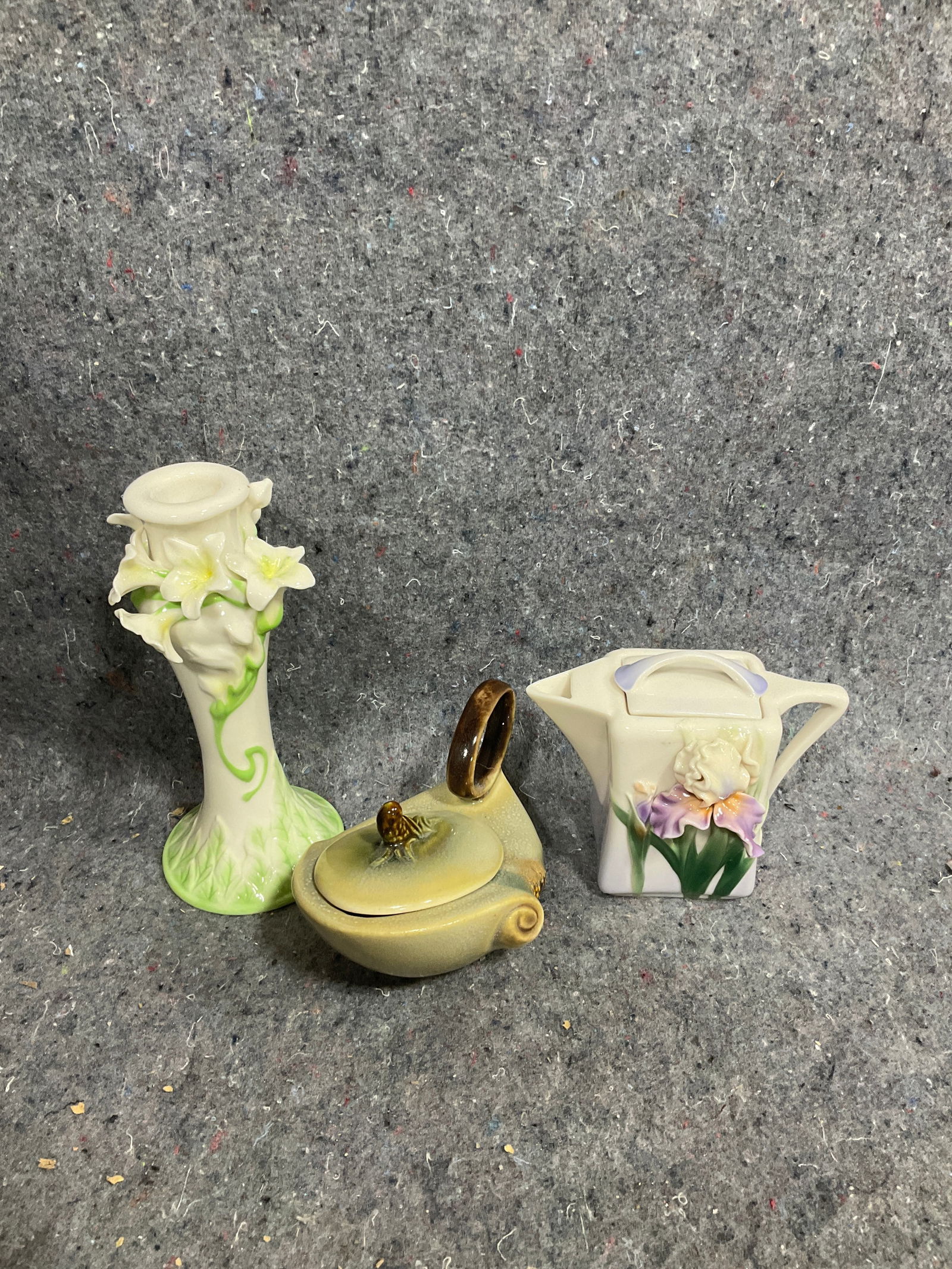 Porcelain floral pottery vase(7.5in tall), Hull pottery lidded sugar bowl, and more: Porcelain floral pottery vase(7.5in tall), Hull pottery lidded sugar bowl, and more