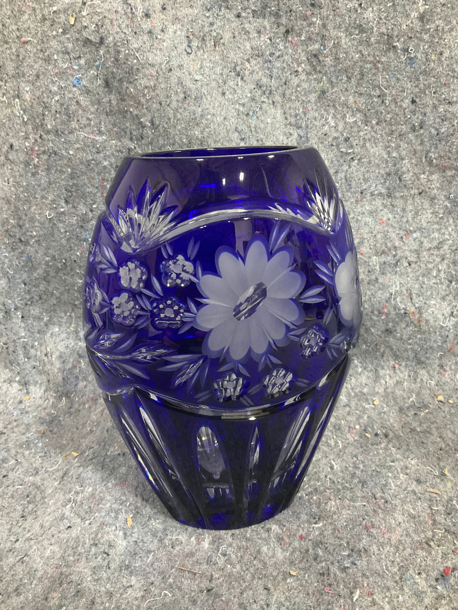 Vintage hand cut cobalt blue Bohemian crystal vase(8in tall): Vintage hand cut cobalt blue Bohemian crystal vase(8in tall)