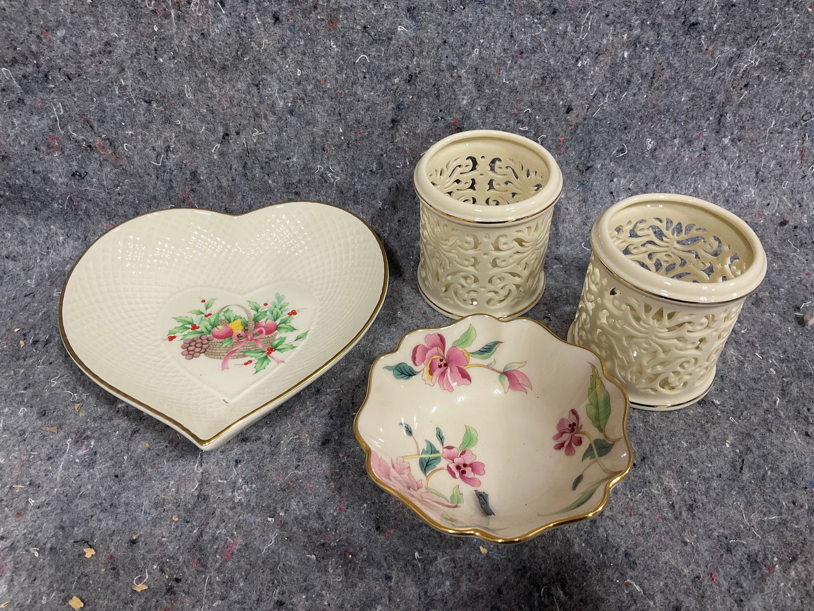 Lenox bowls and votive candleholders(tallest 3in): Lenox bowls and votive candleholders(tallest 3in)