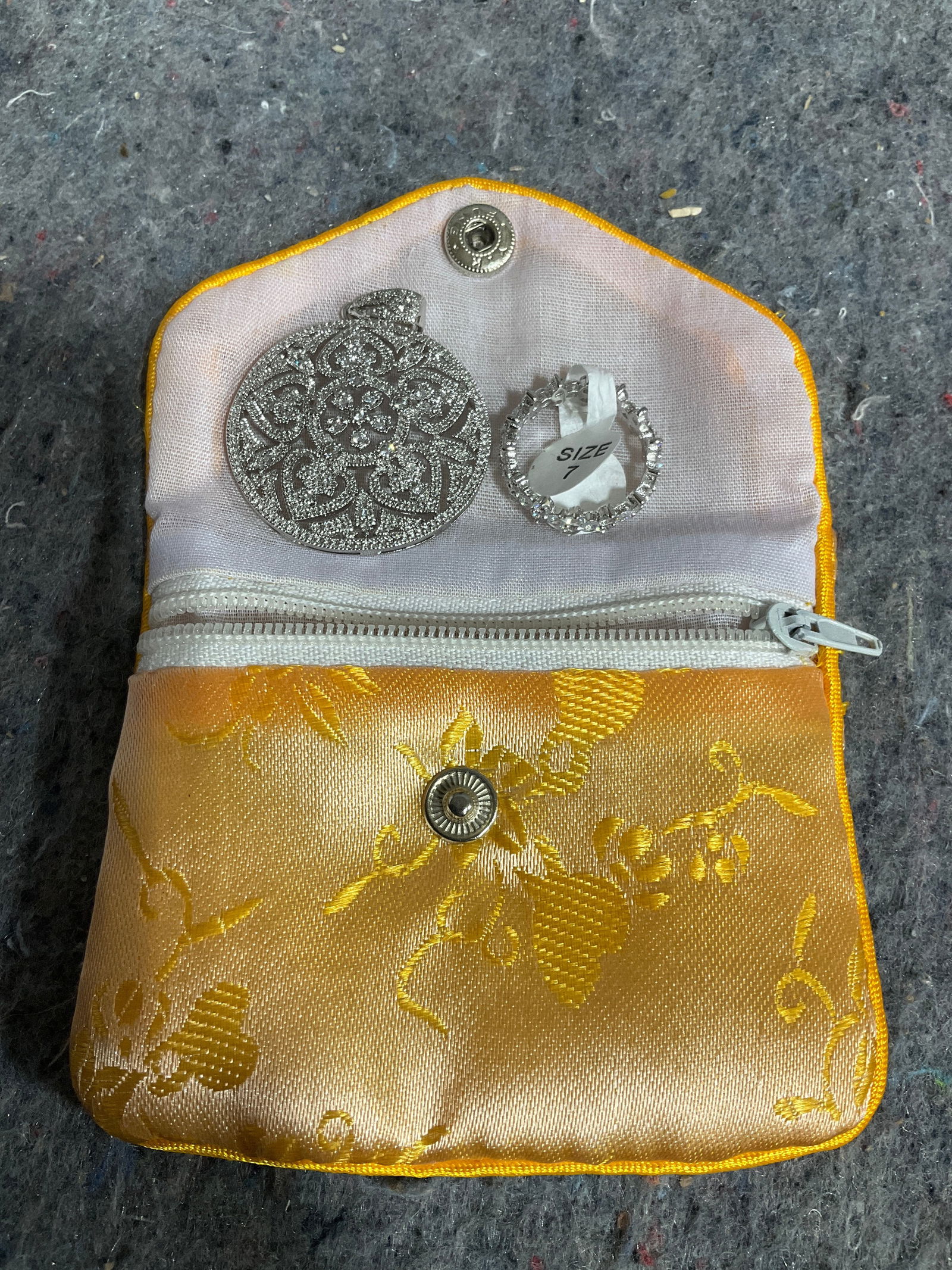 Sterling ring(size 7) and chain: Sterling ring(size 7) and chain