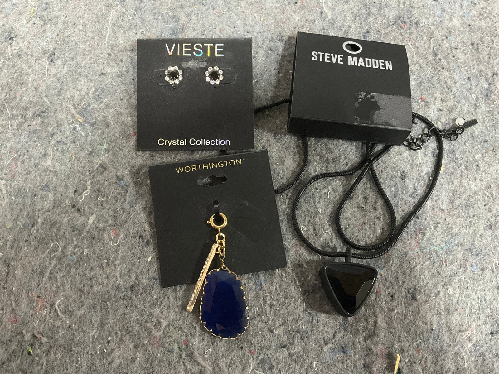 Steve Madden necklace, Vieste earrings, and Worthington pendant*new in package*: Steve Madden necklace, Vieste earrings, and Worthington pendant*new in package*