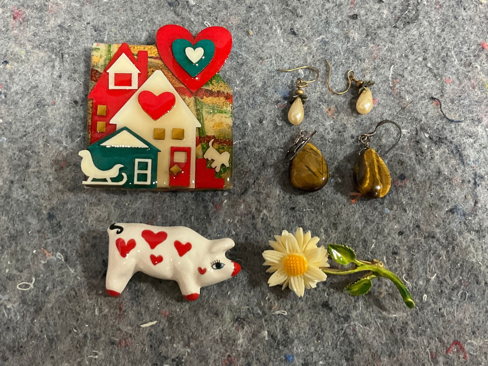 Vintage pins and earrings (1 of 1)