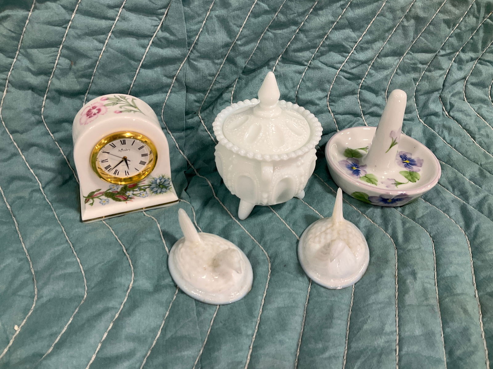 Ceramic ring holder, ceramic clock, and more(tallest 3in) (1 of 1)