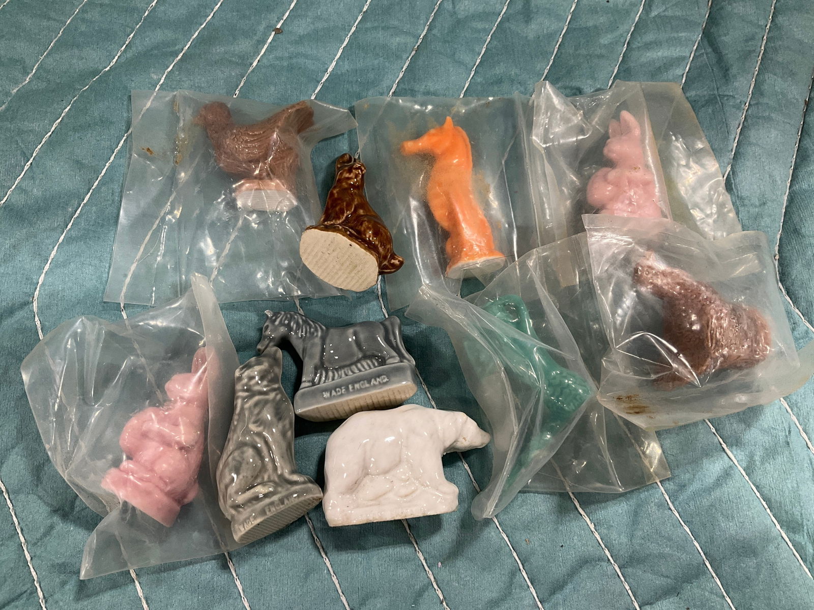 Vintage ceramic figurines (1 of 1)